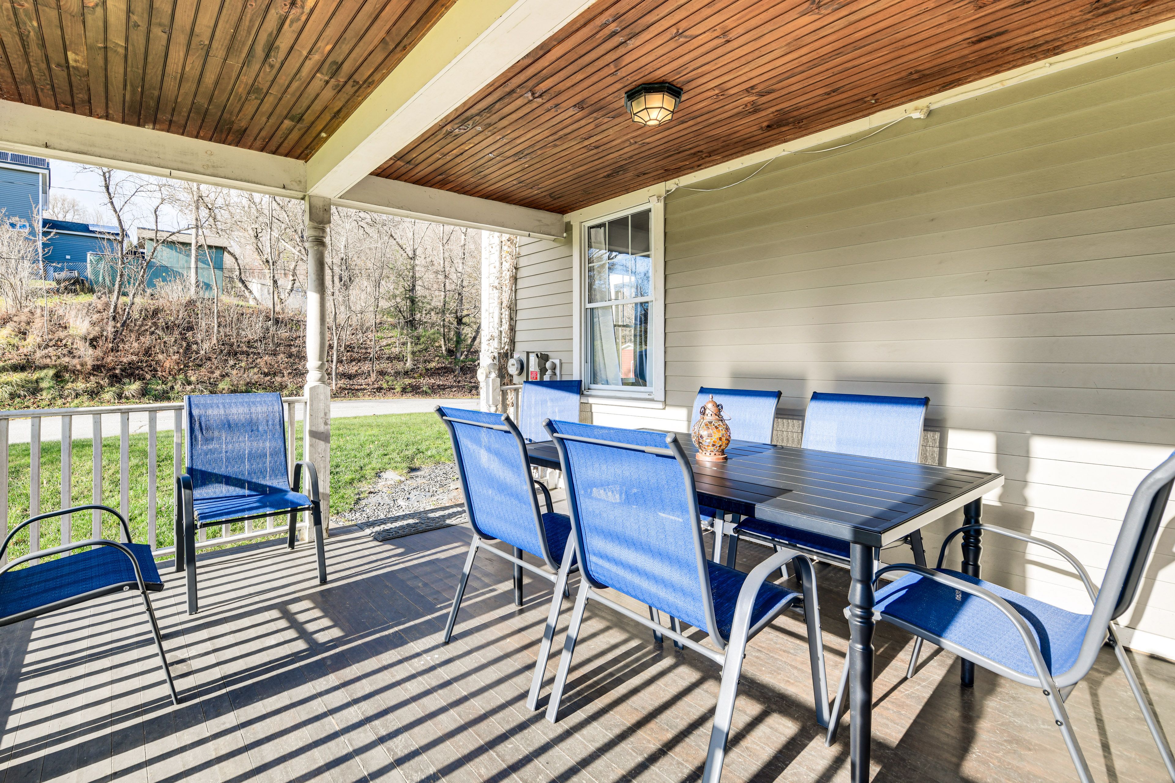 Covered Deck | Outdoor Dining
