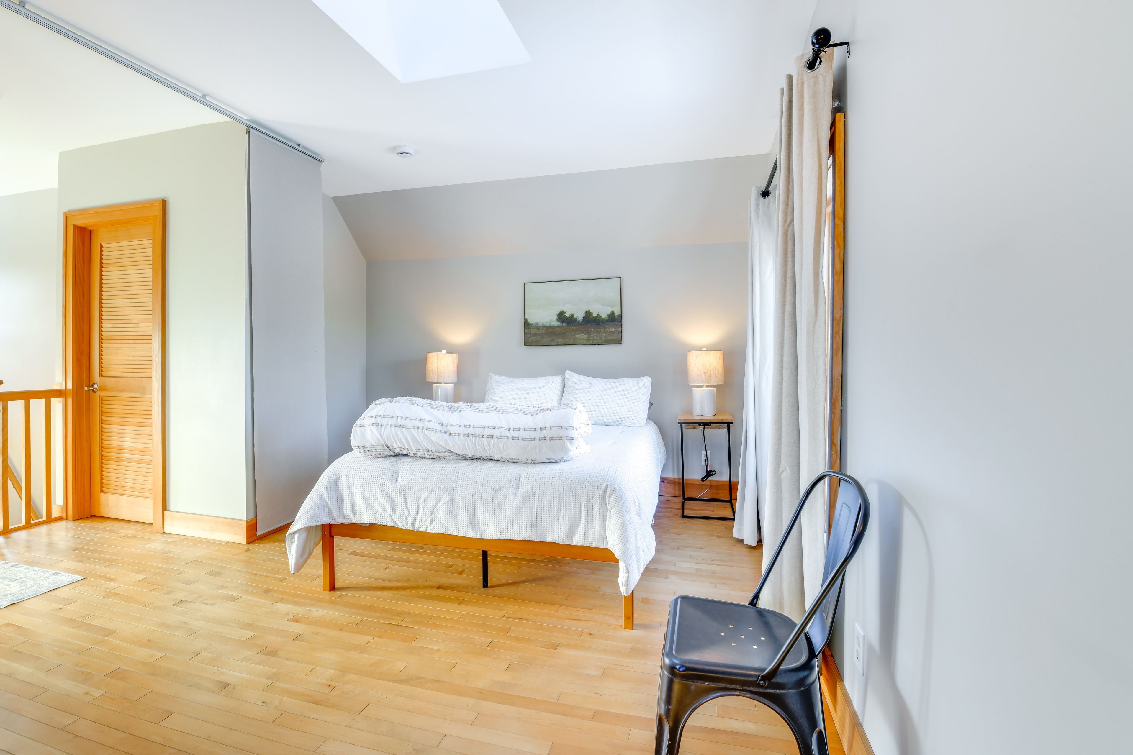 Loft | 3rd Floor | Queen Bed | Desk | Electric Fireplace