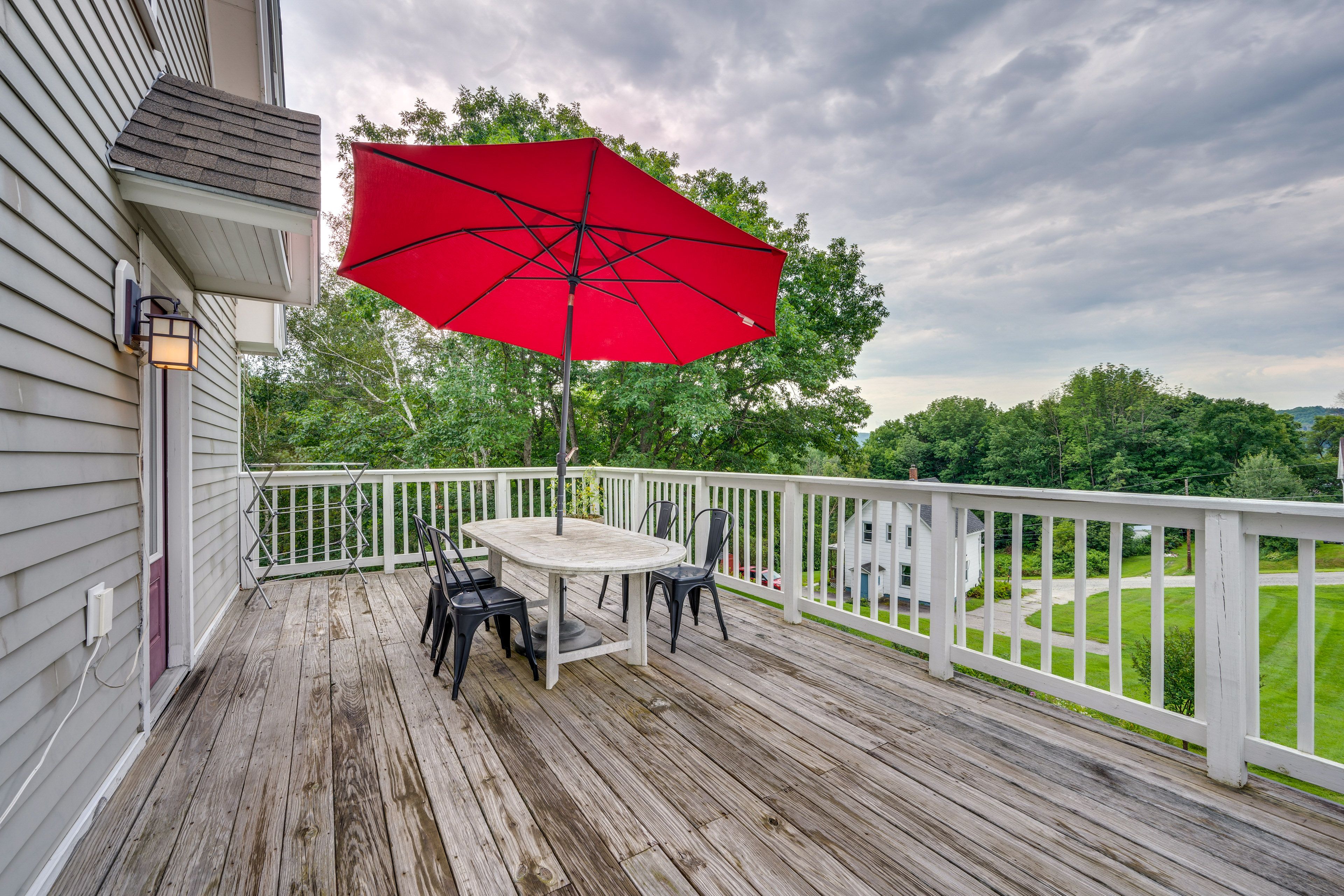 Upper Deck | Outdoor Dining Area