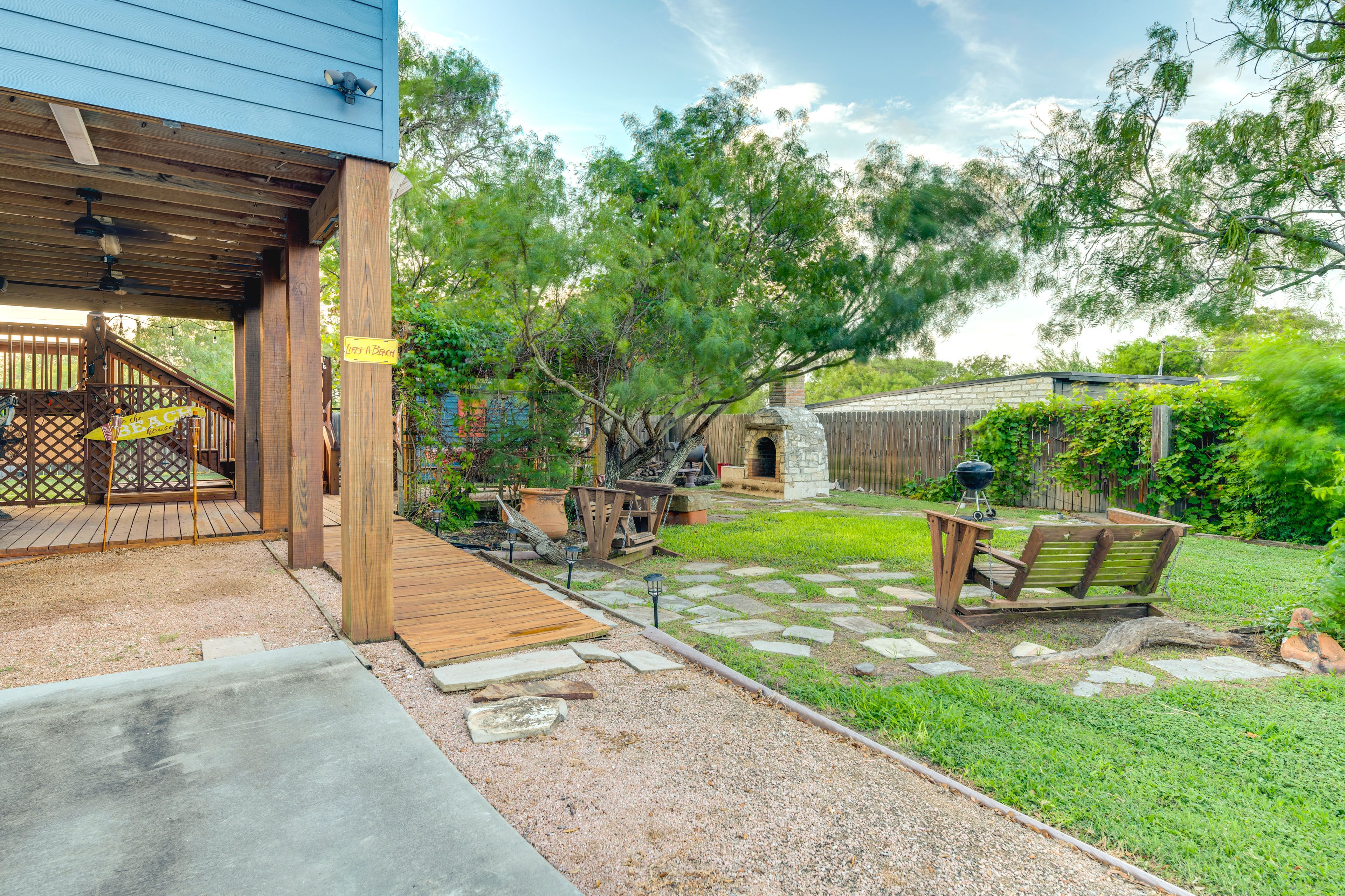 Exterior | Single-Story Cottage | Walk to Pier