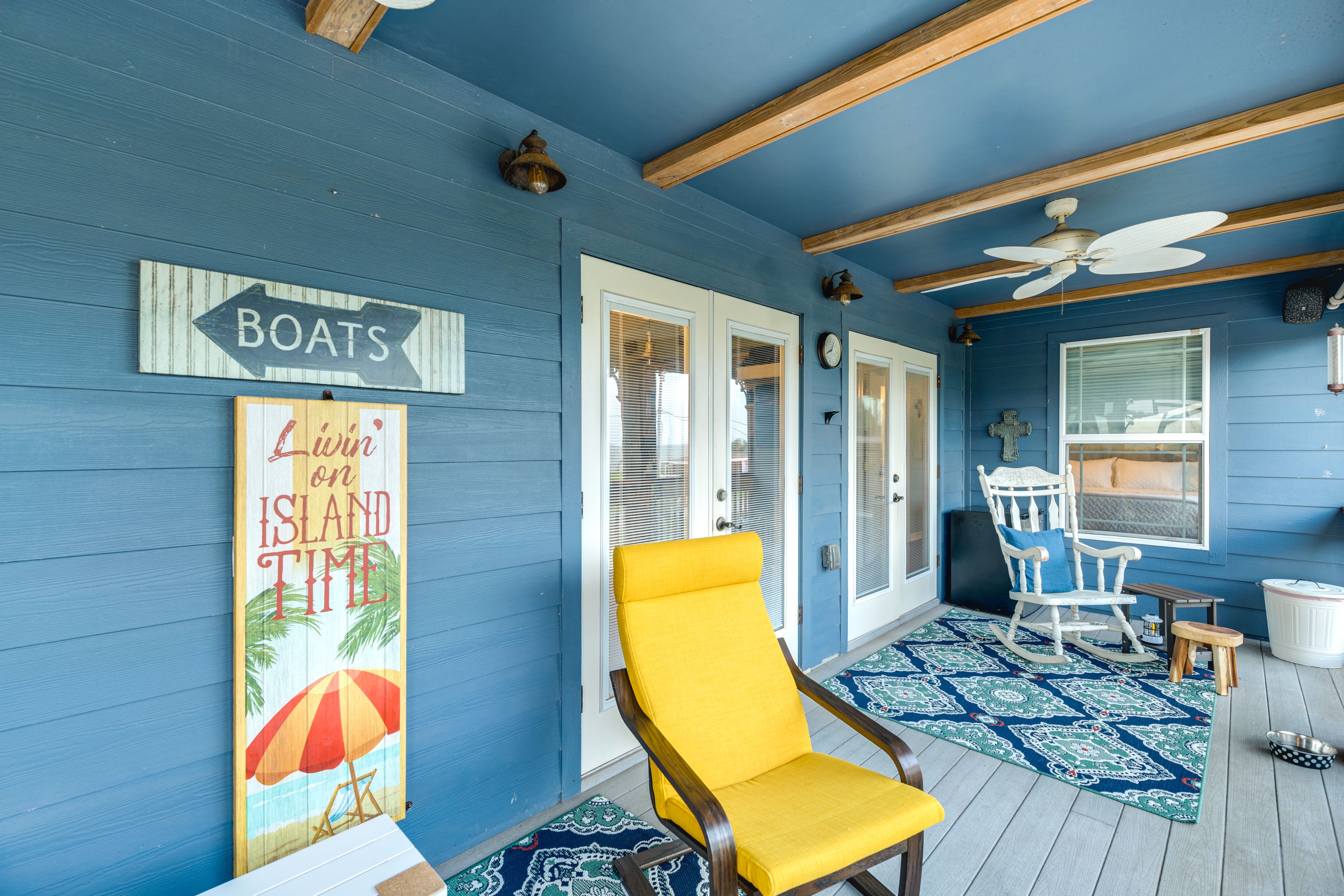 Screened Balcony