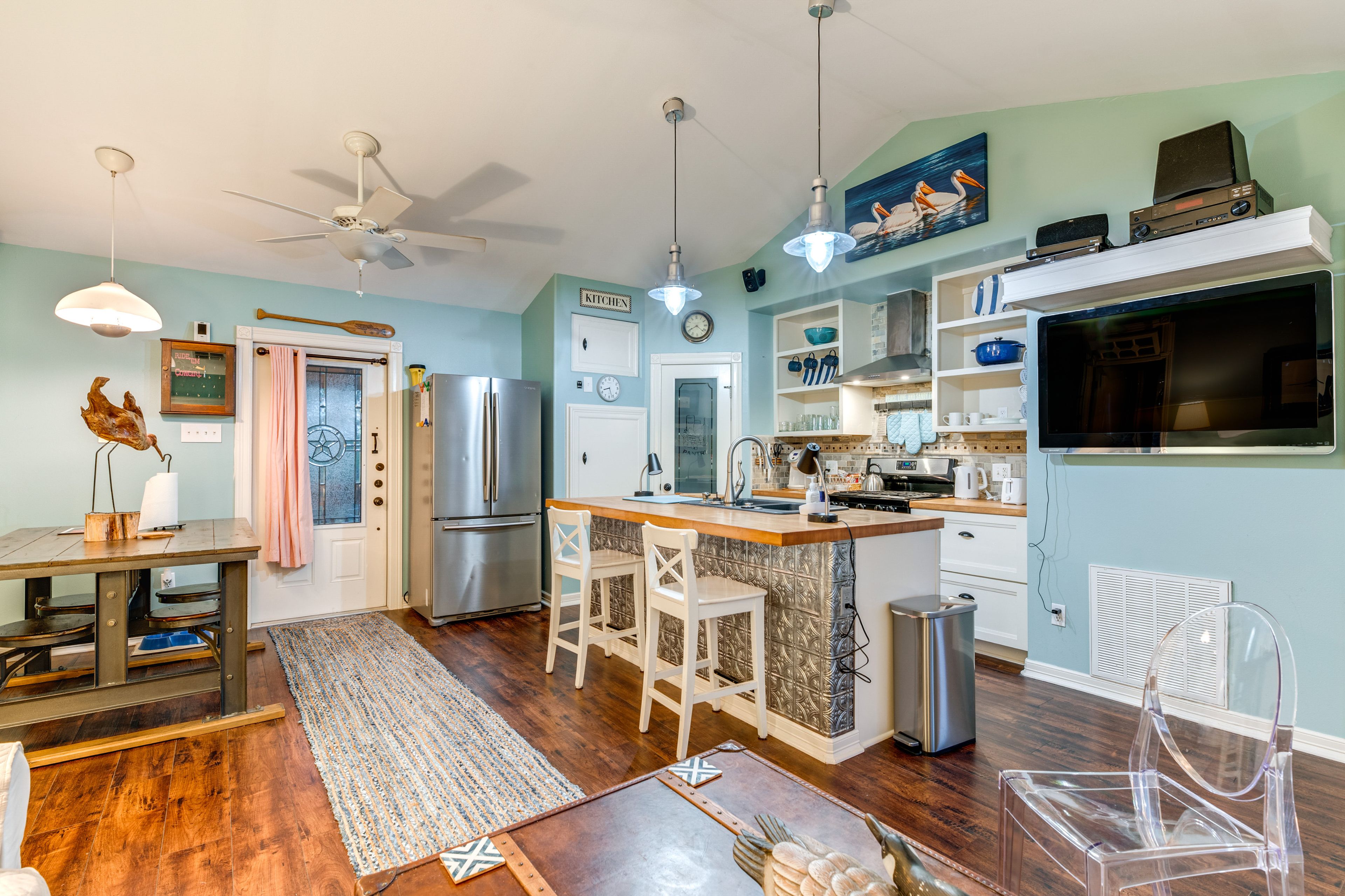 Interior | Central Heating & A/C | Free WiFi