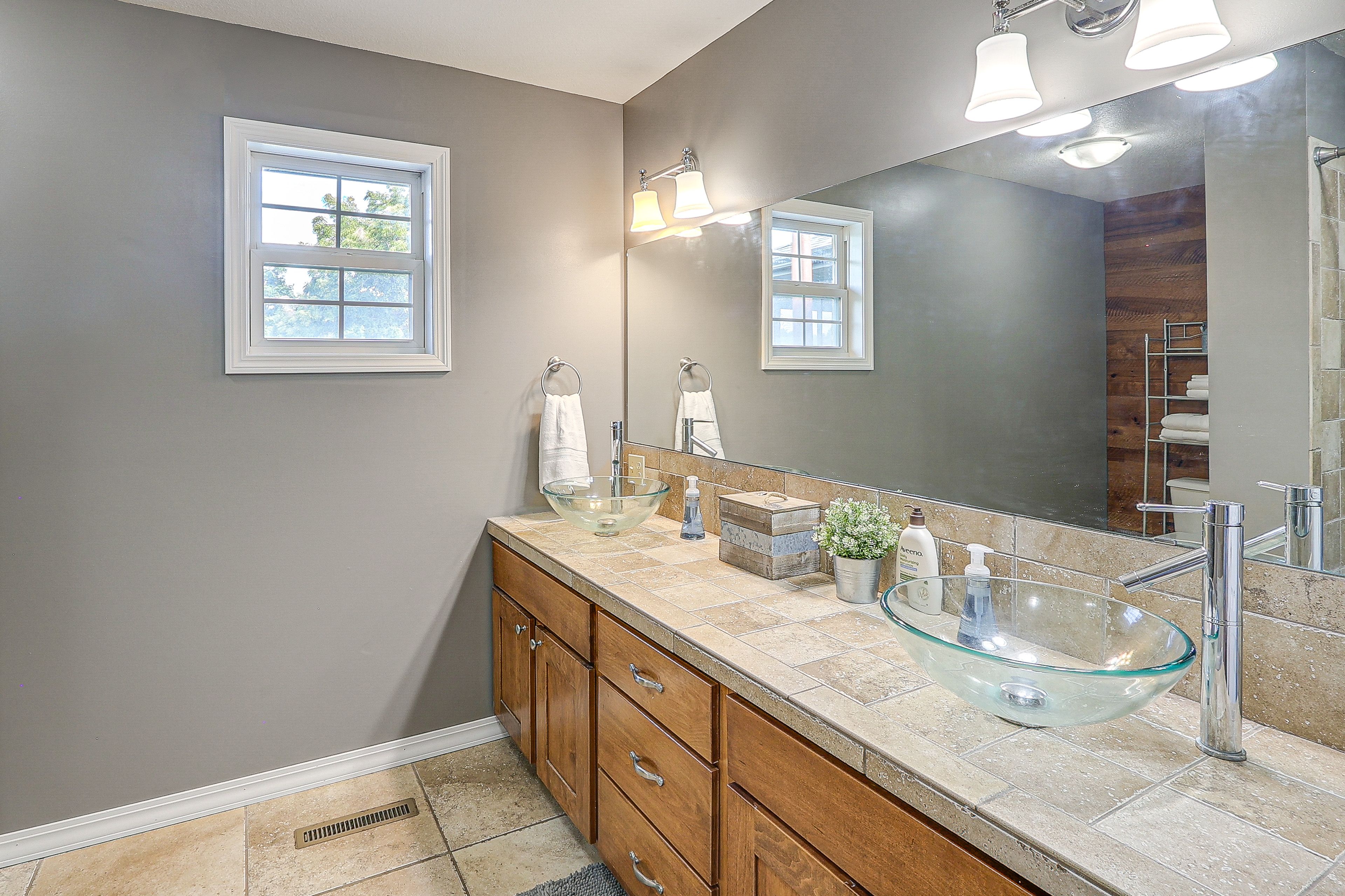 En-Suite Bathroom | Towels Provided | Complimentary Toiletries