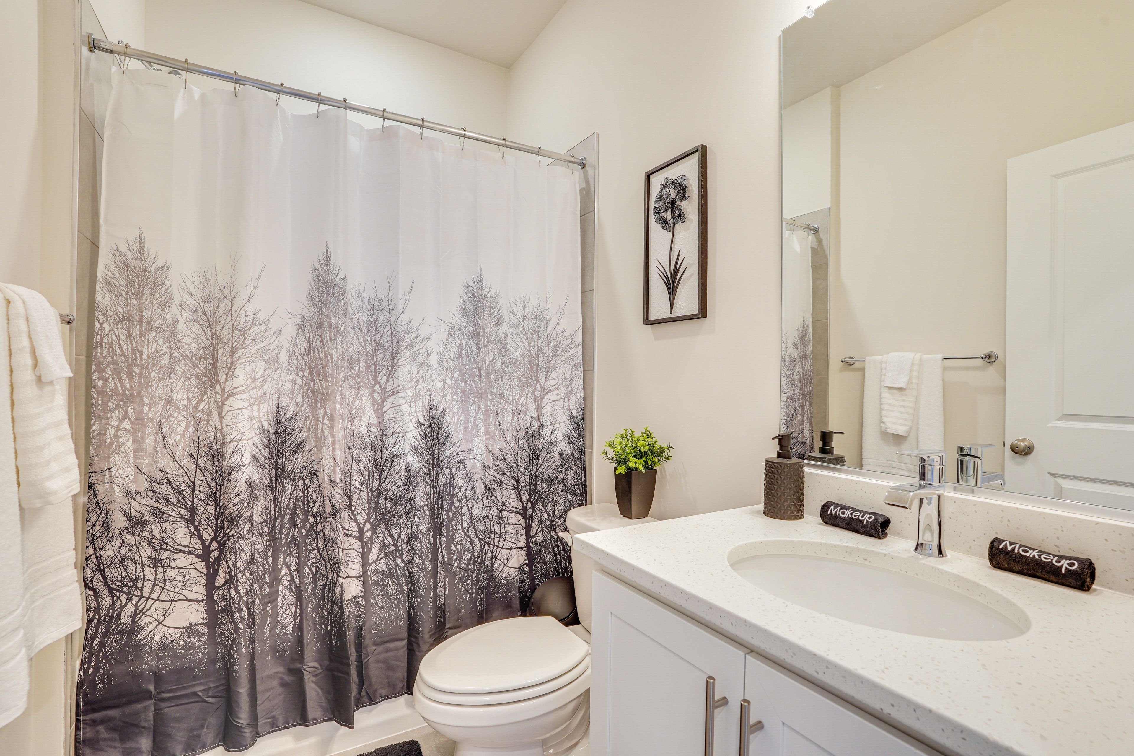 Full Bathroom | Main Level