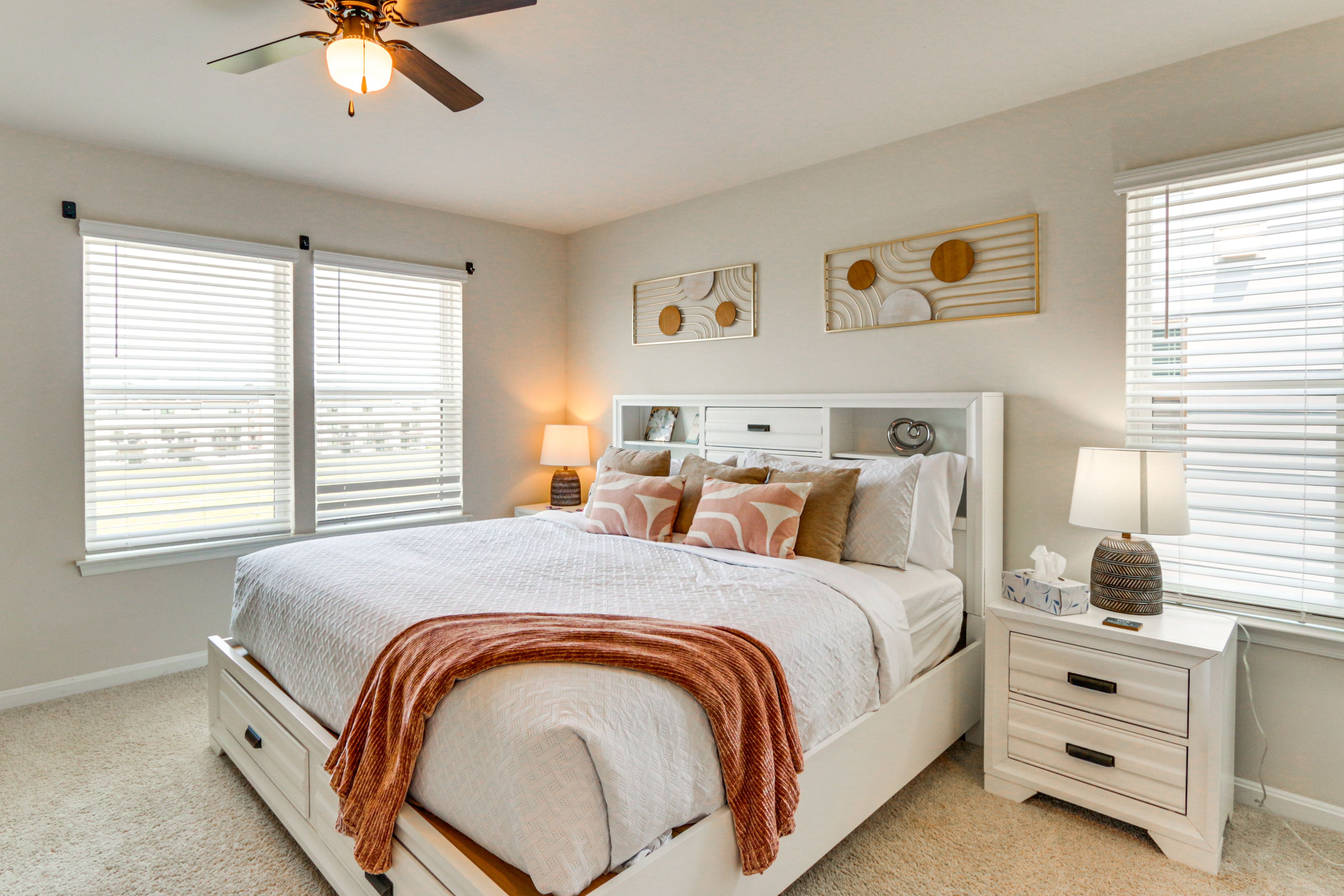 Bedroom 1 | King Bed | Upper Level | En-Suite Bathroom | Smart TV