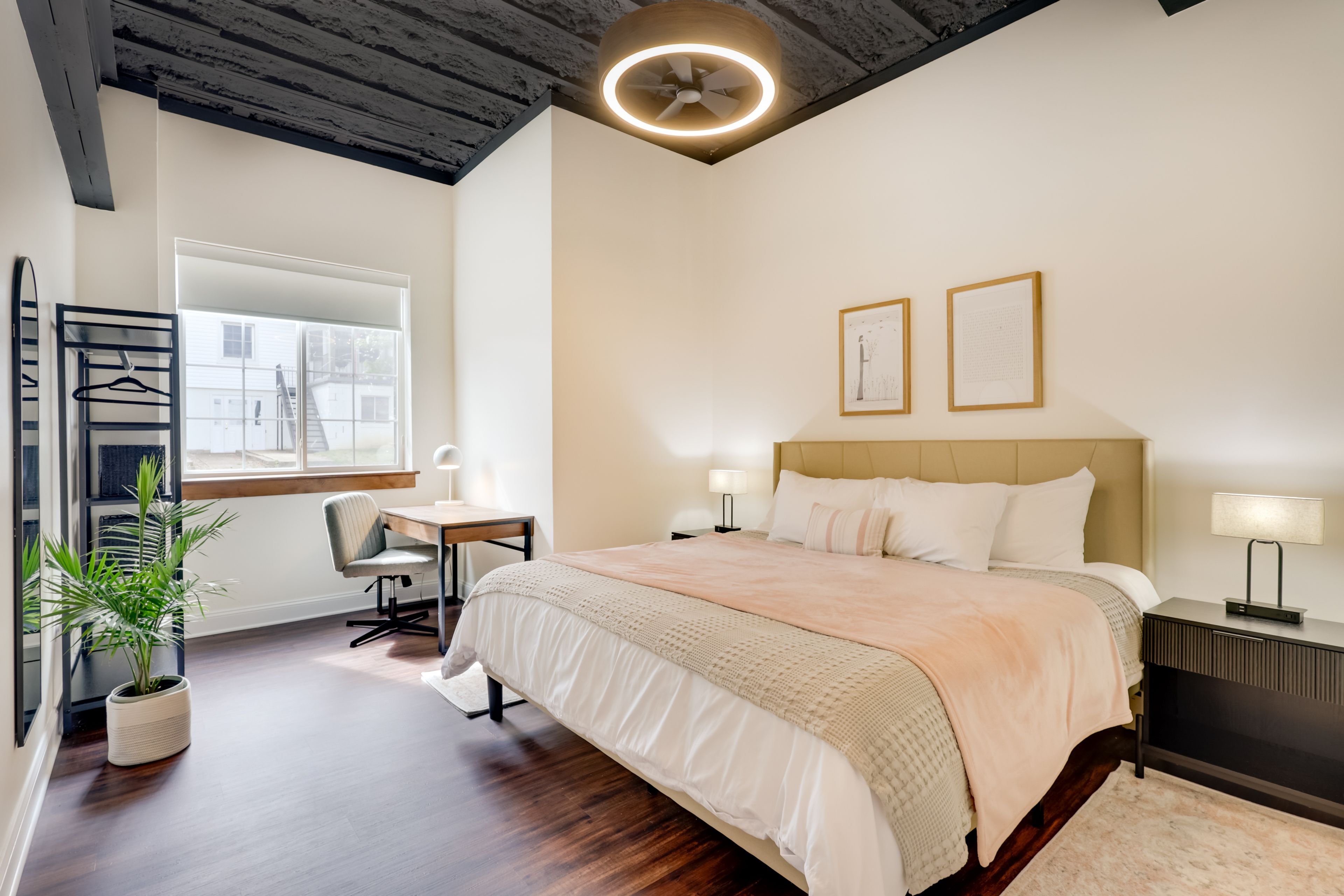 Bedroom 1 | King Bed | Linens Provided