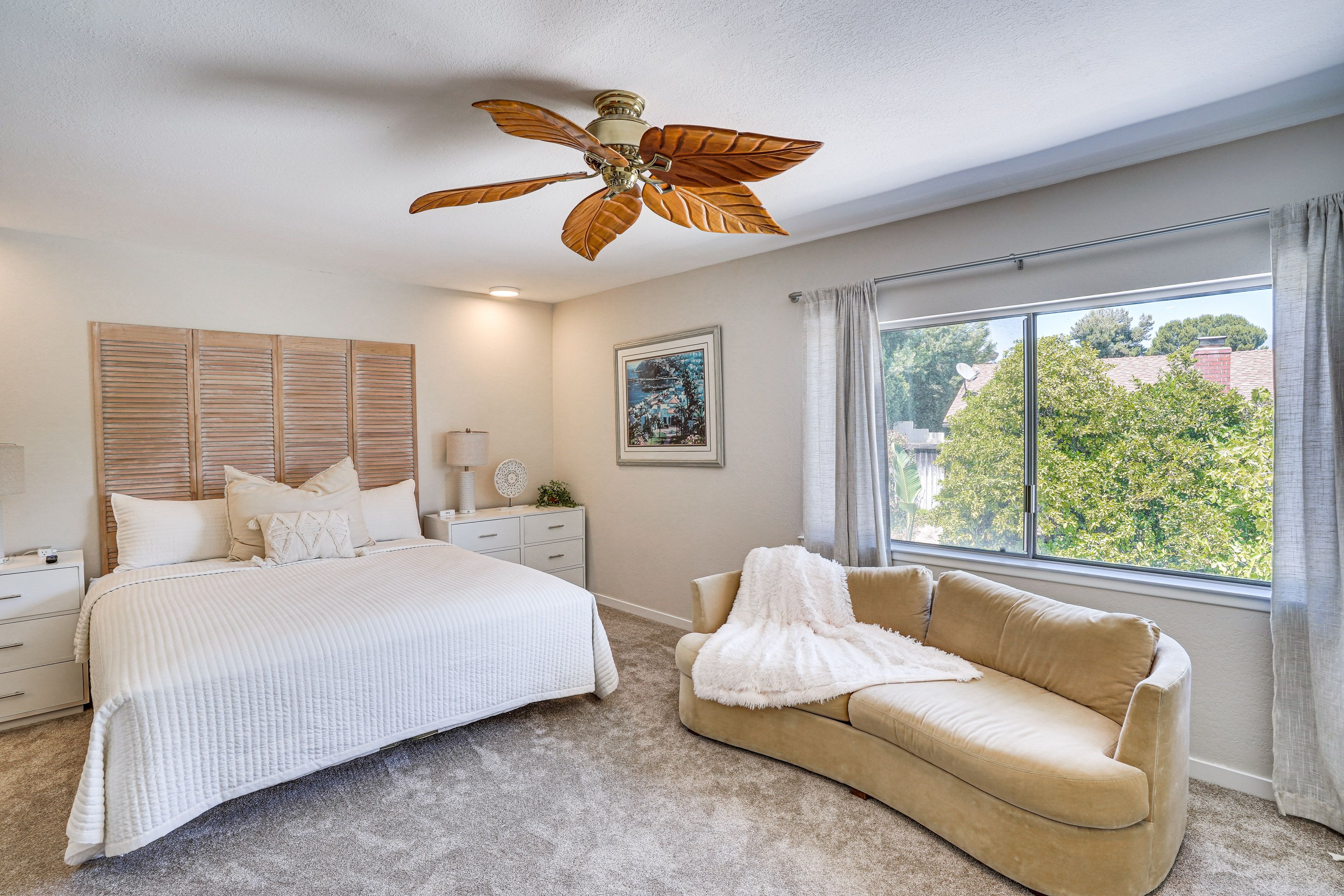 Bedroom 3 | King Bed | 2nd Floor | Smart TV