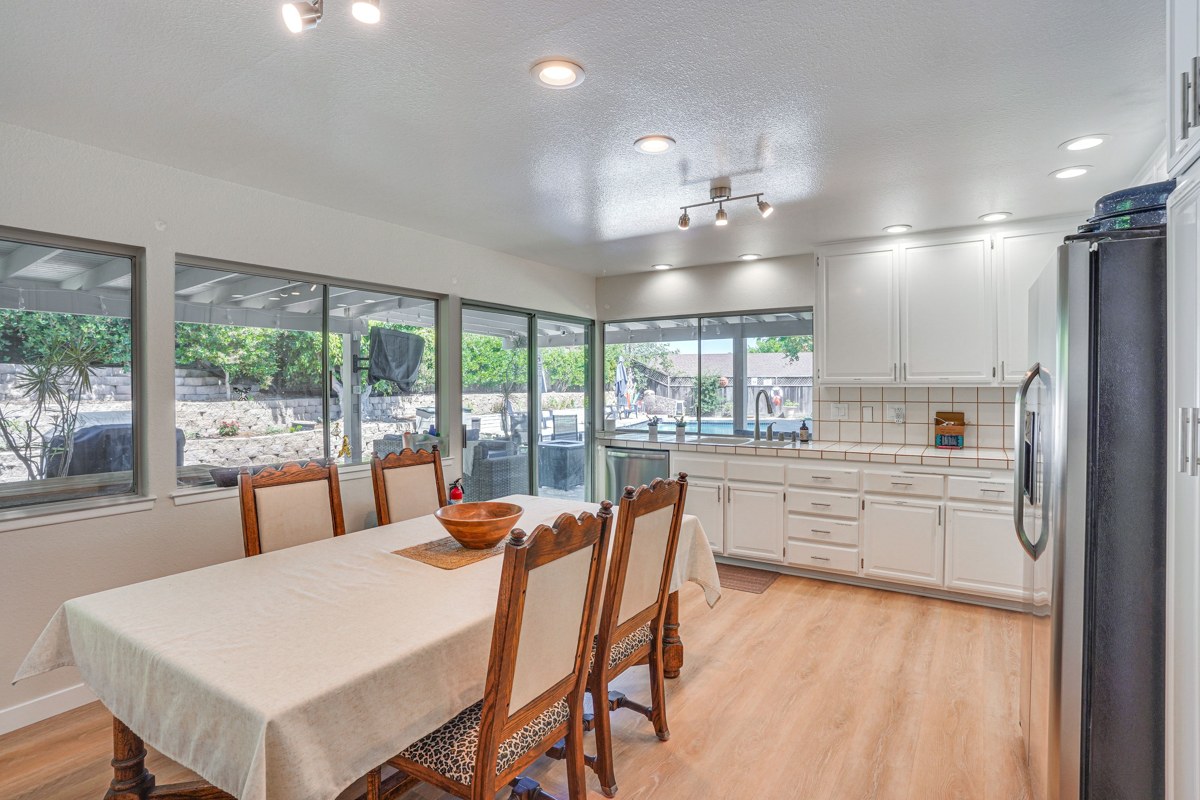 Kitchen & Dining Area | 1st Floor | Drip Coffee Pot | Keurig