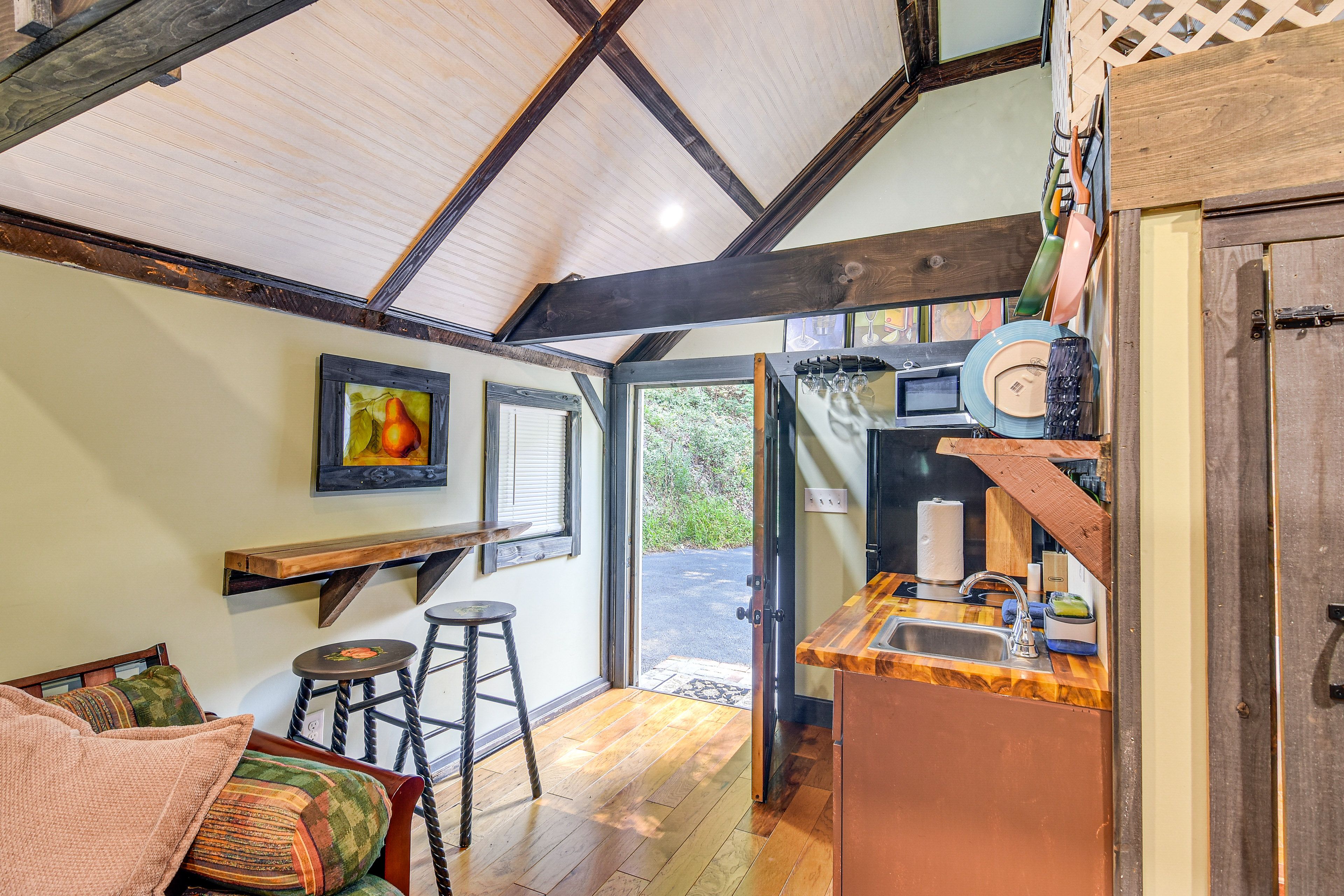Dining Area + Kitchenette | Coffee Maker | Cooking Basics
