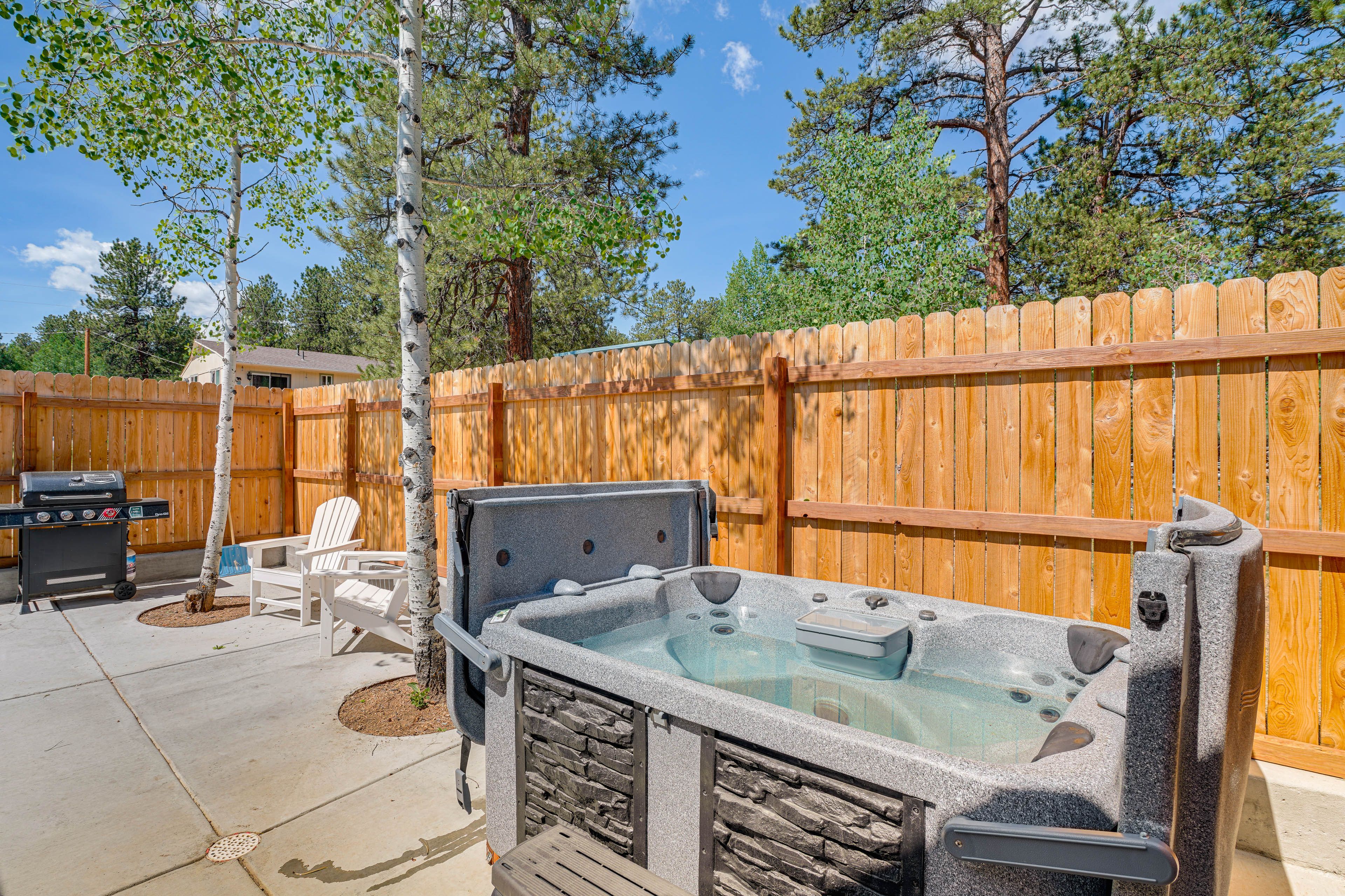 Patio | Hot Tub | Gas Grill | Seating