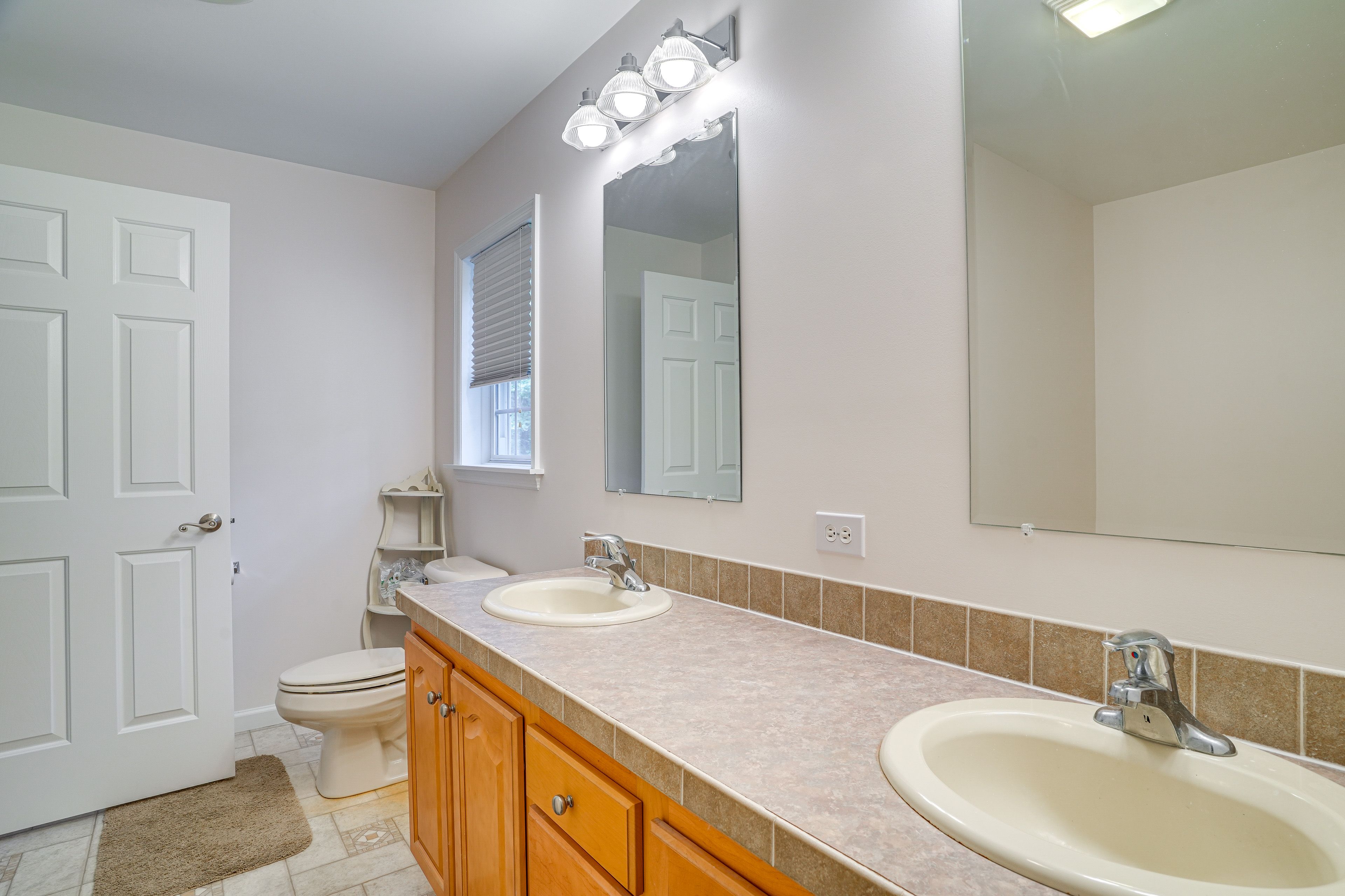 Bathroom | 2nd Floor