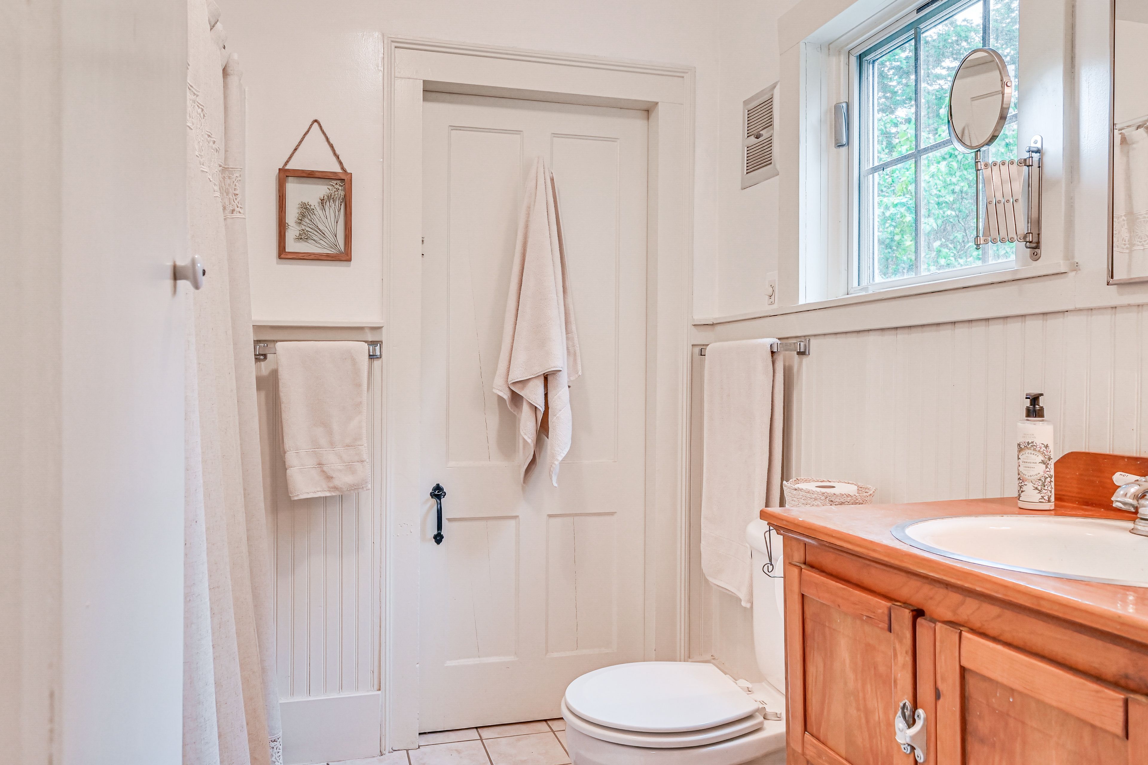 Full Bathroom | Upper Level
