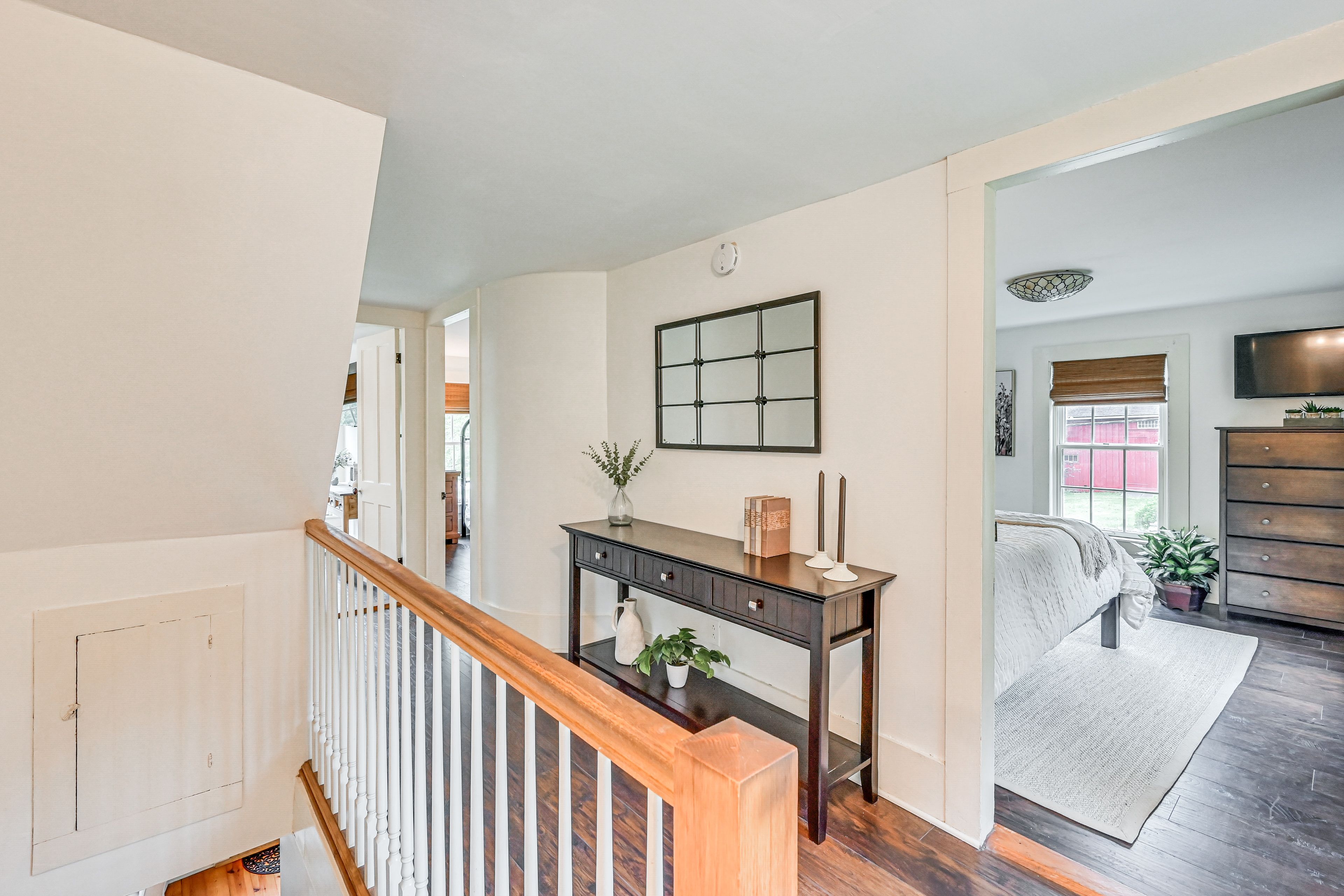 Hallway | Upper Level