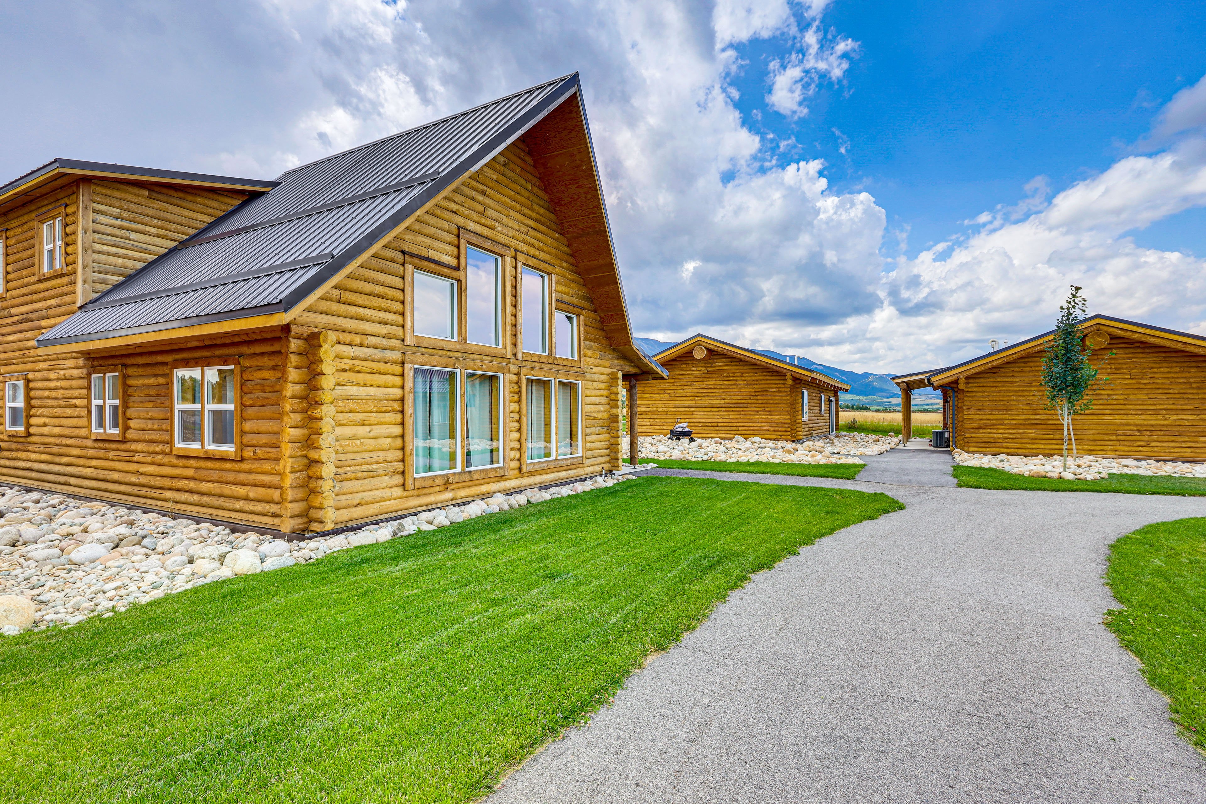 Parking | Driveway (2 Vehicles)