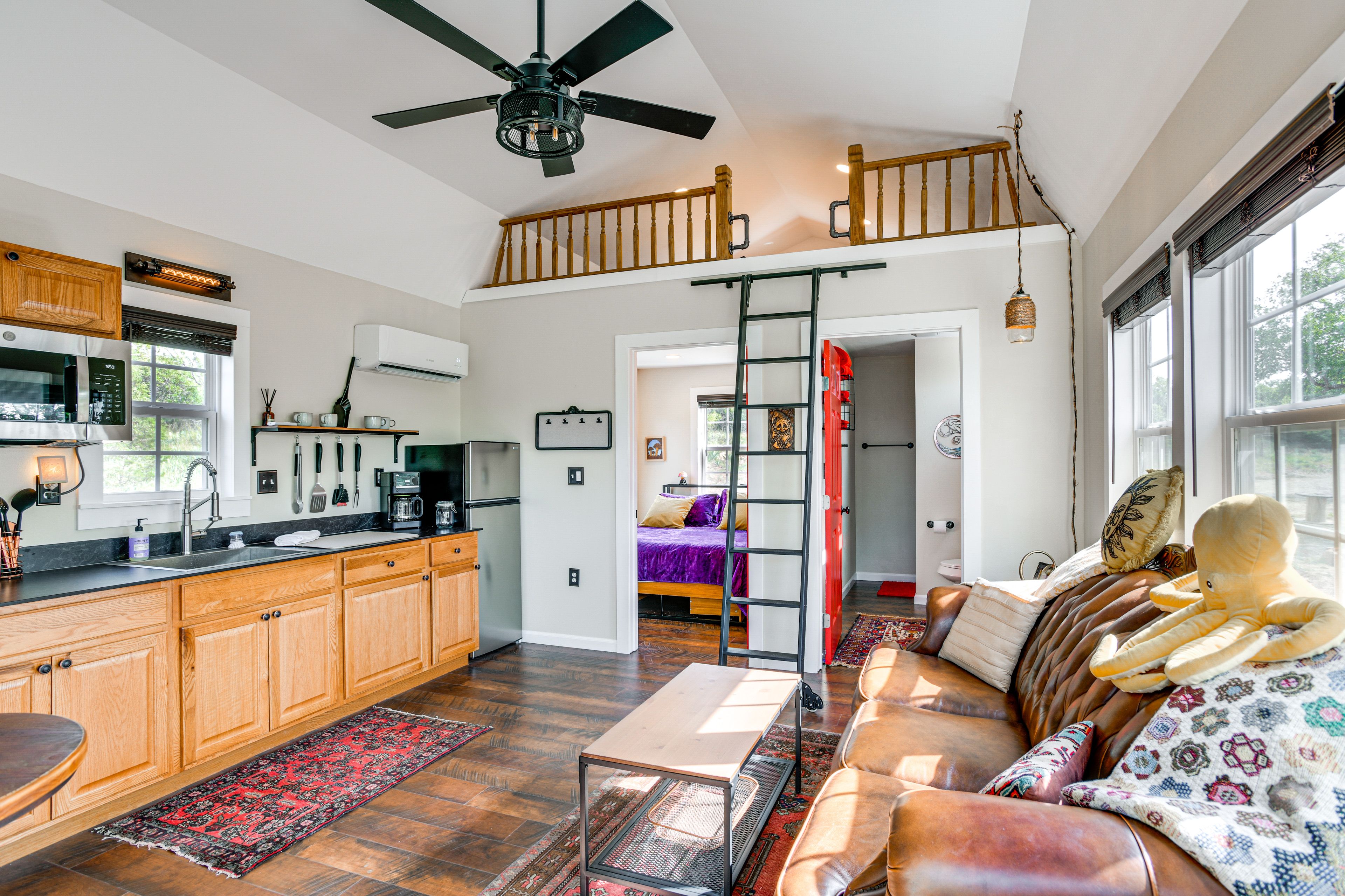 Kitchenette | Washer/Dryer | Flat-Screen TV | Free WiFi