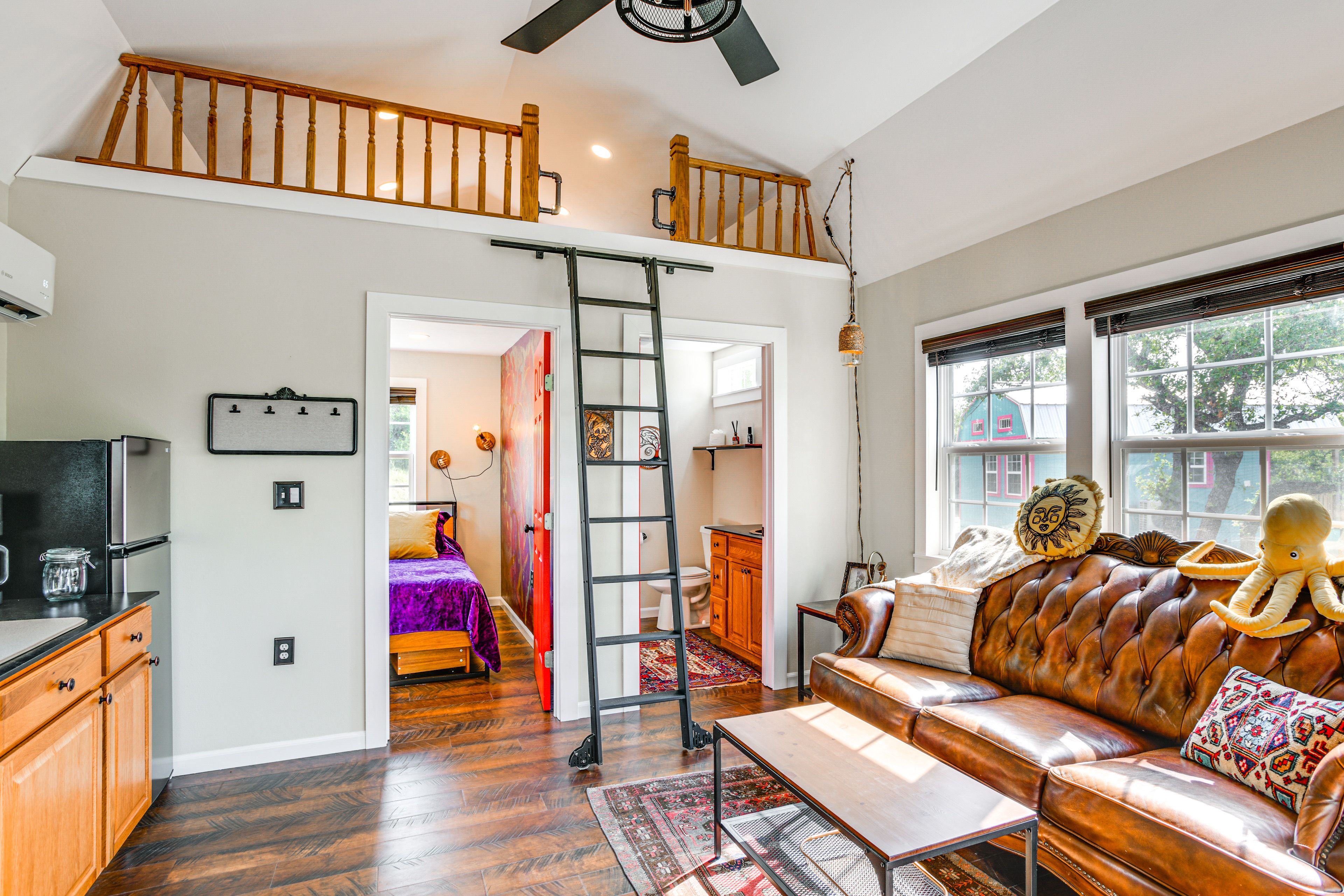 Living Area | Central Air Conditioning/Heat | 1st Floor