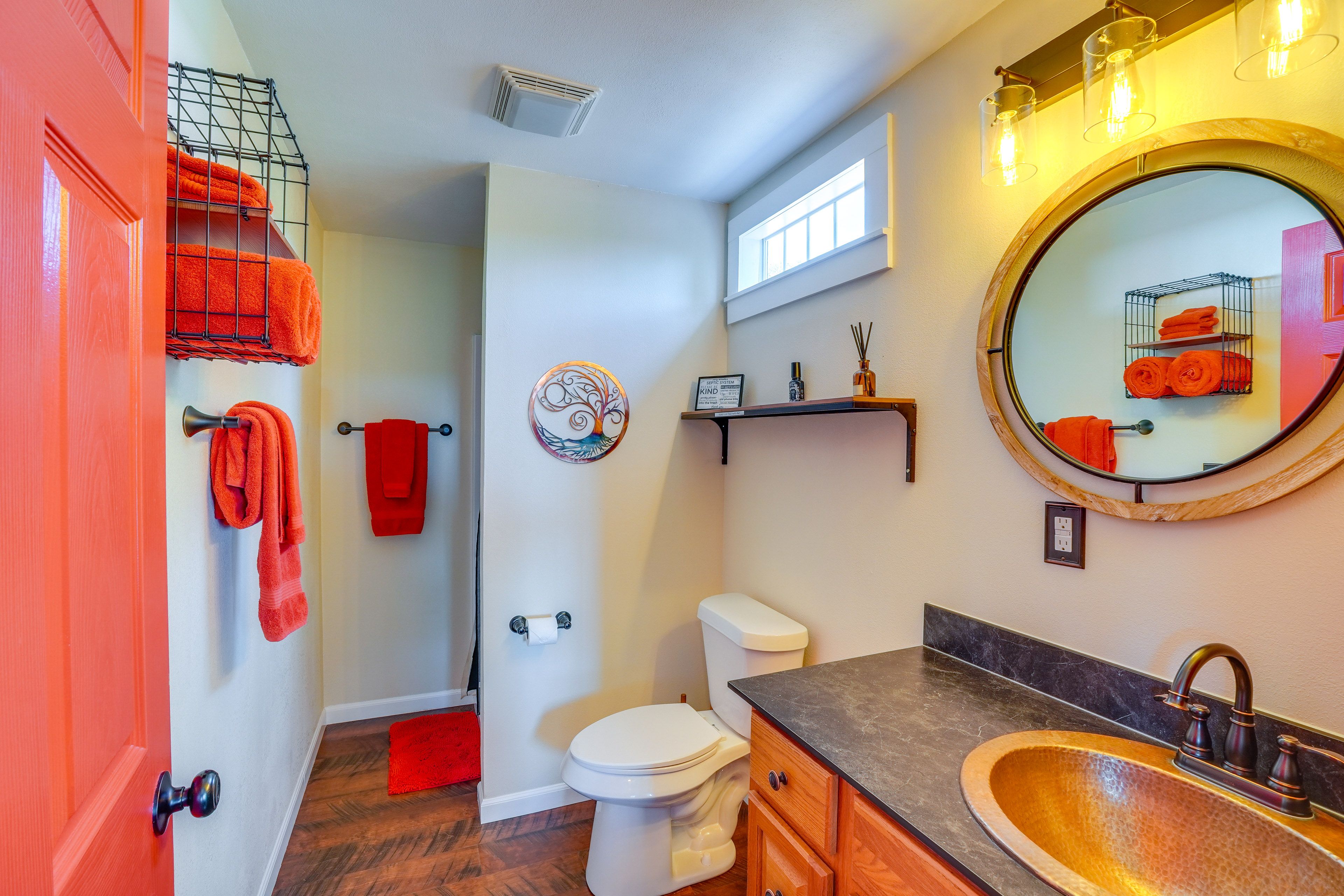 Full Bathroom | Shower | Complimentary Toiletries | Towels Provided | 1st Floor