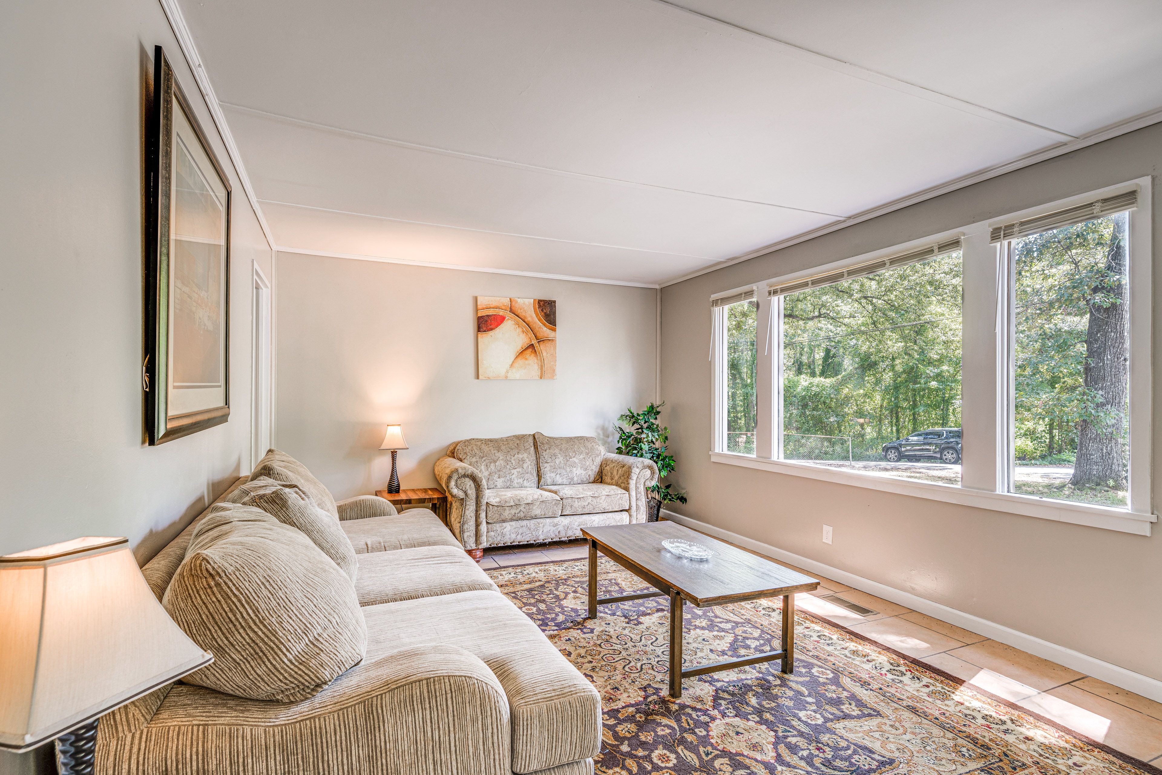 Living Room | Central Heating & A/C | Free WiFi