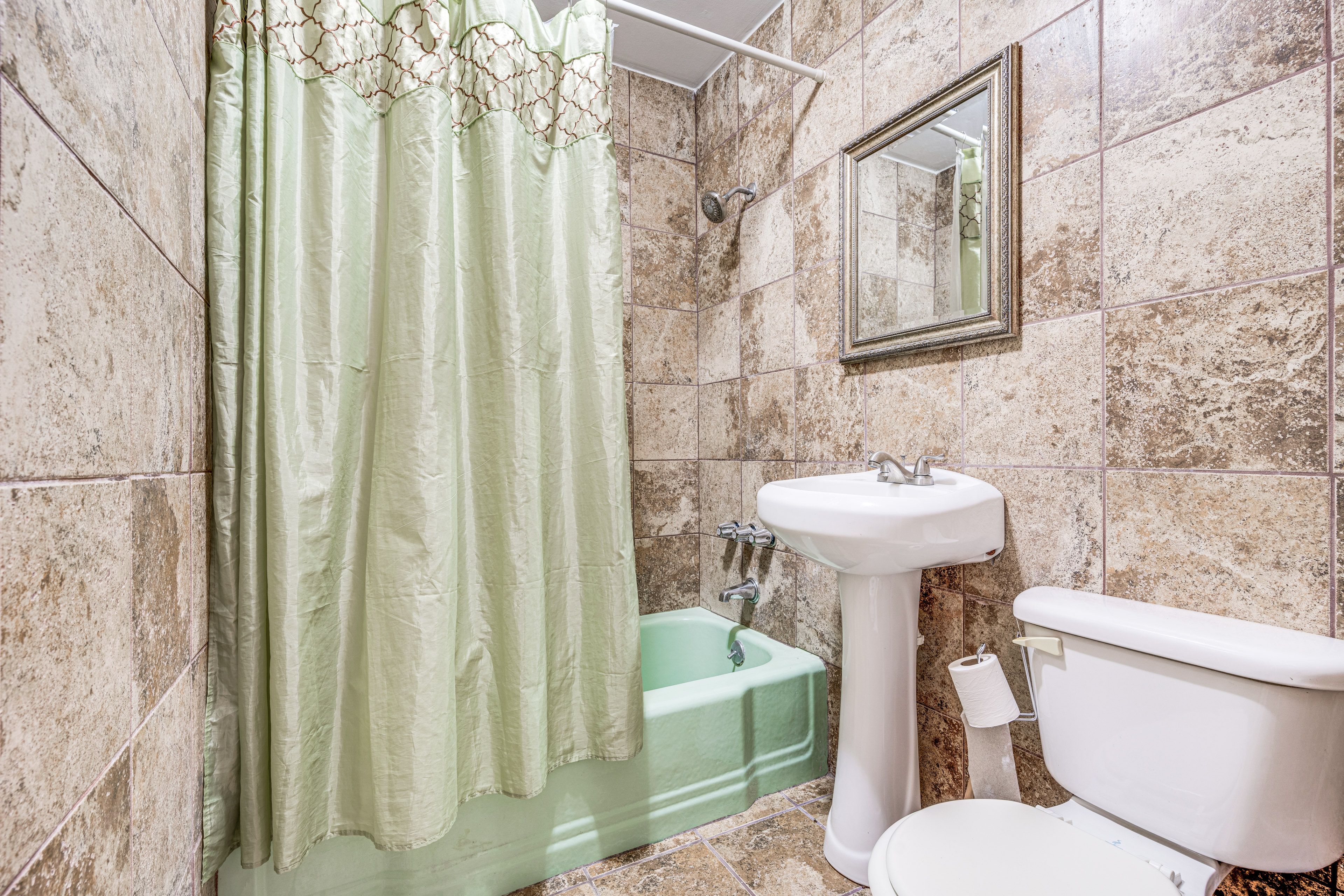 Full Bathroom | Hair Dryer