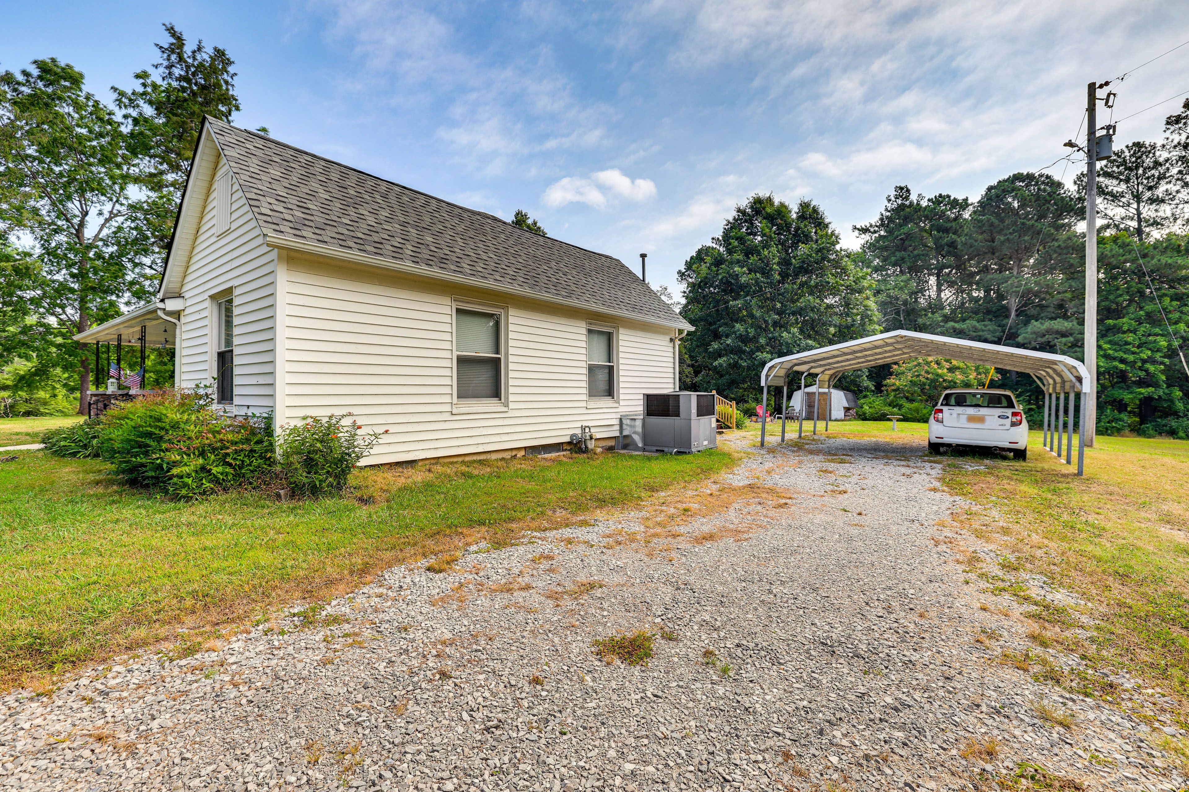 Parking | Carport (1 Vehicle) | Driveway (3 Vehicles) | No Street Parking