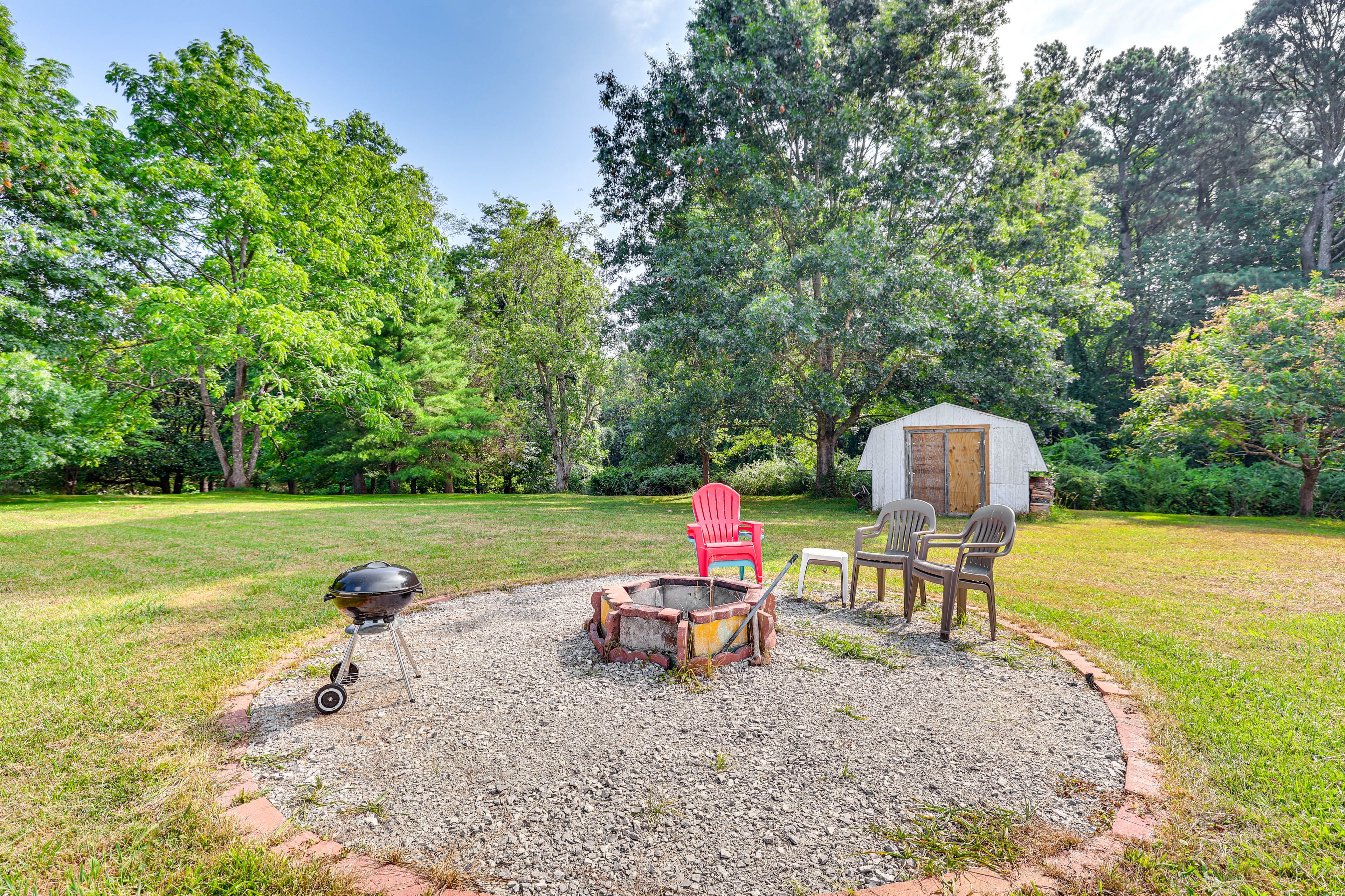 Backyard | Fire Pit | Charcoal Grill