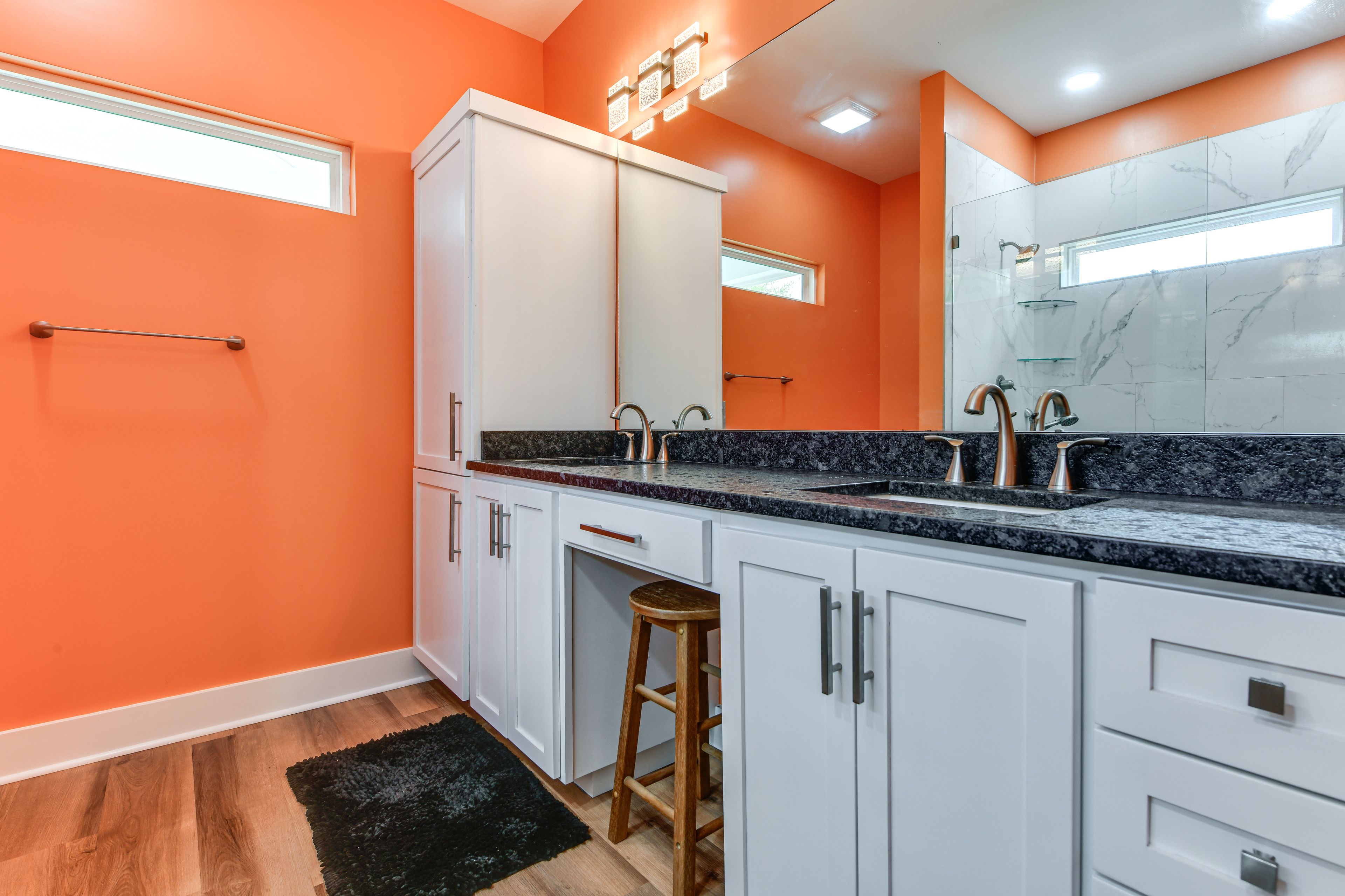 En-Suite Bathroom | Linens & Towels