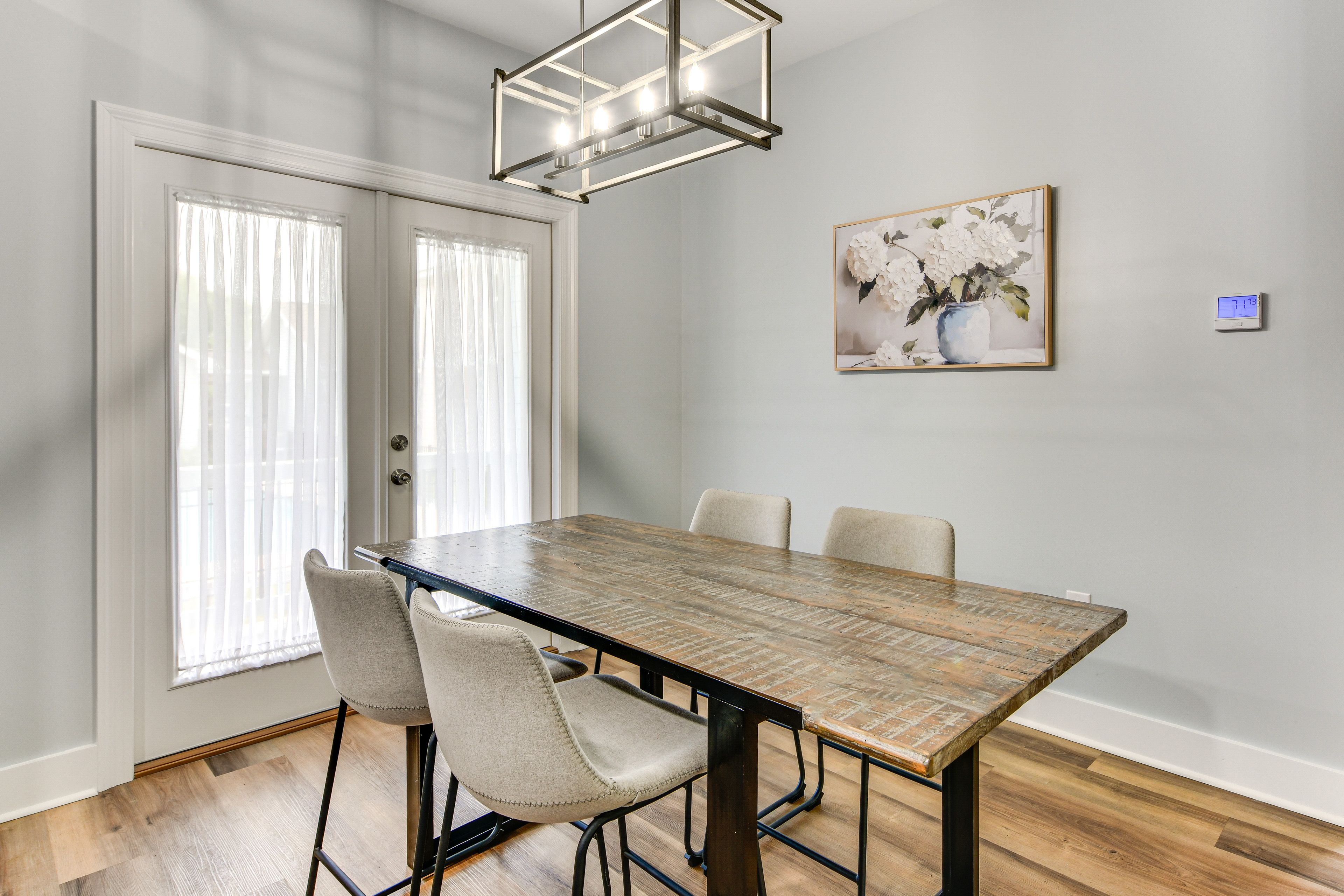 Dining Area | Dishware & Flatware