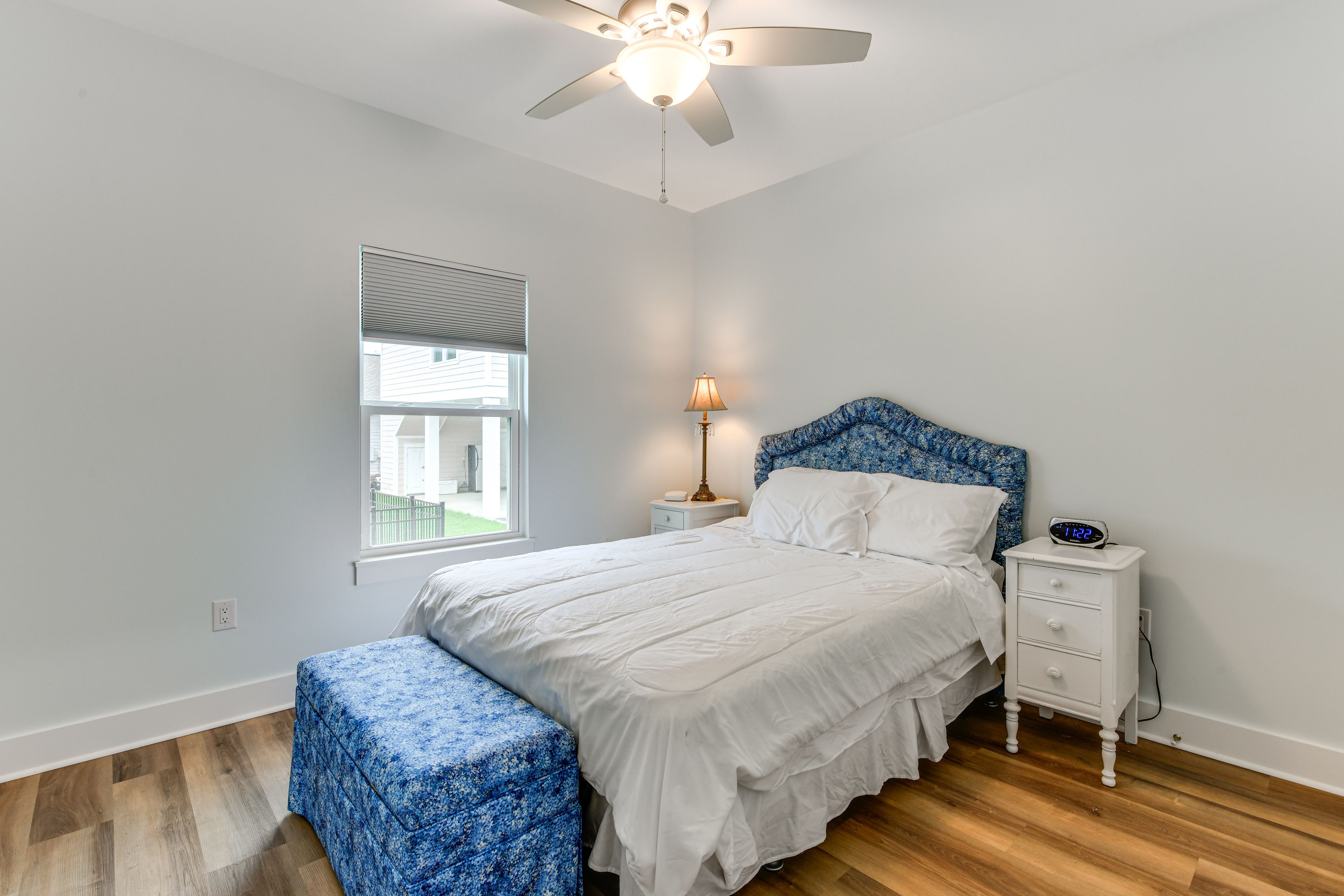 Bedroom 2 | Queen Bed