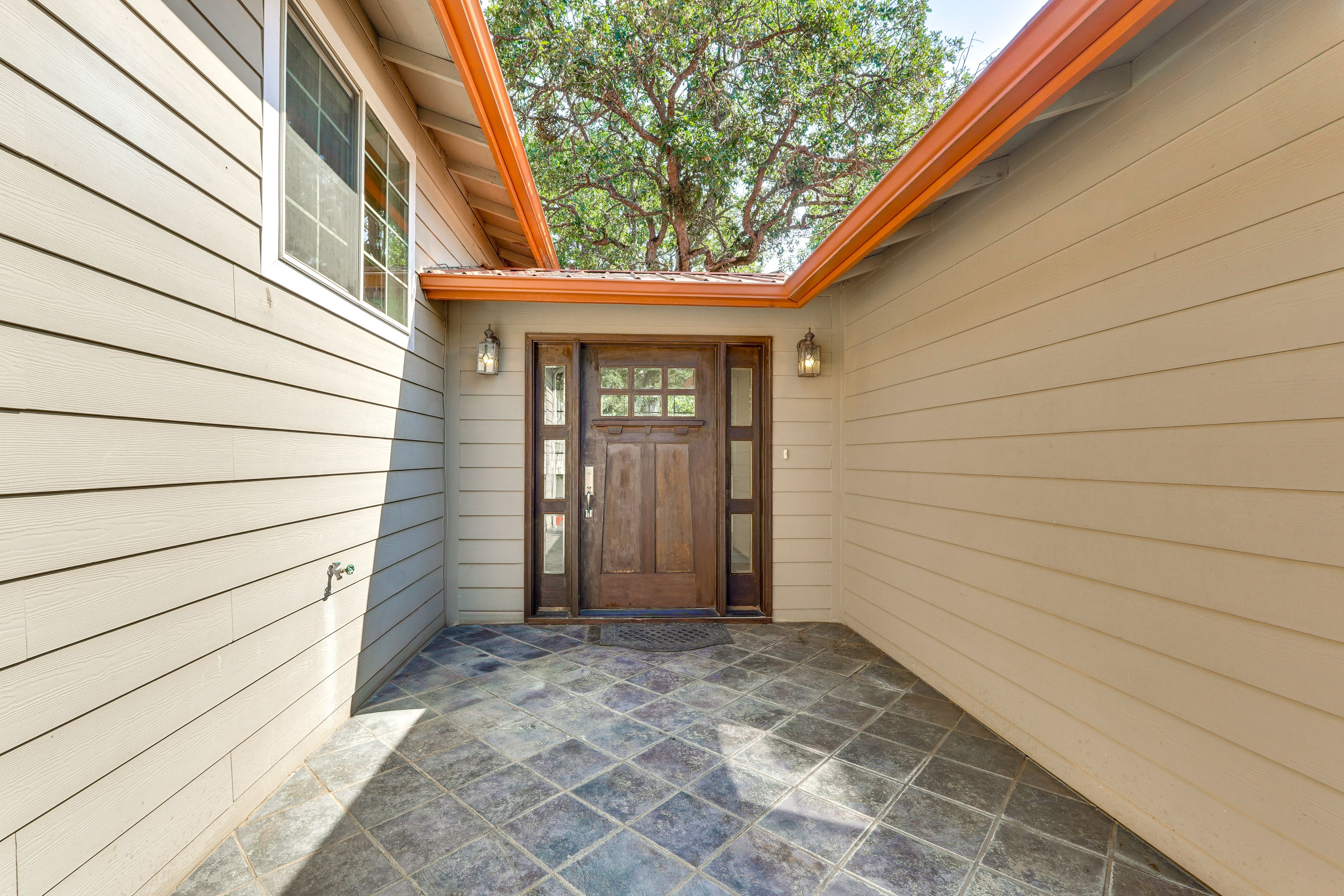 House Exterior | Keyless Entry