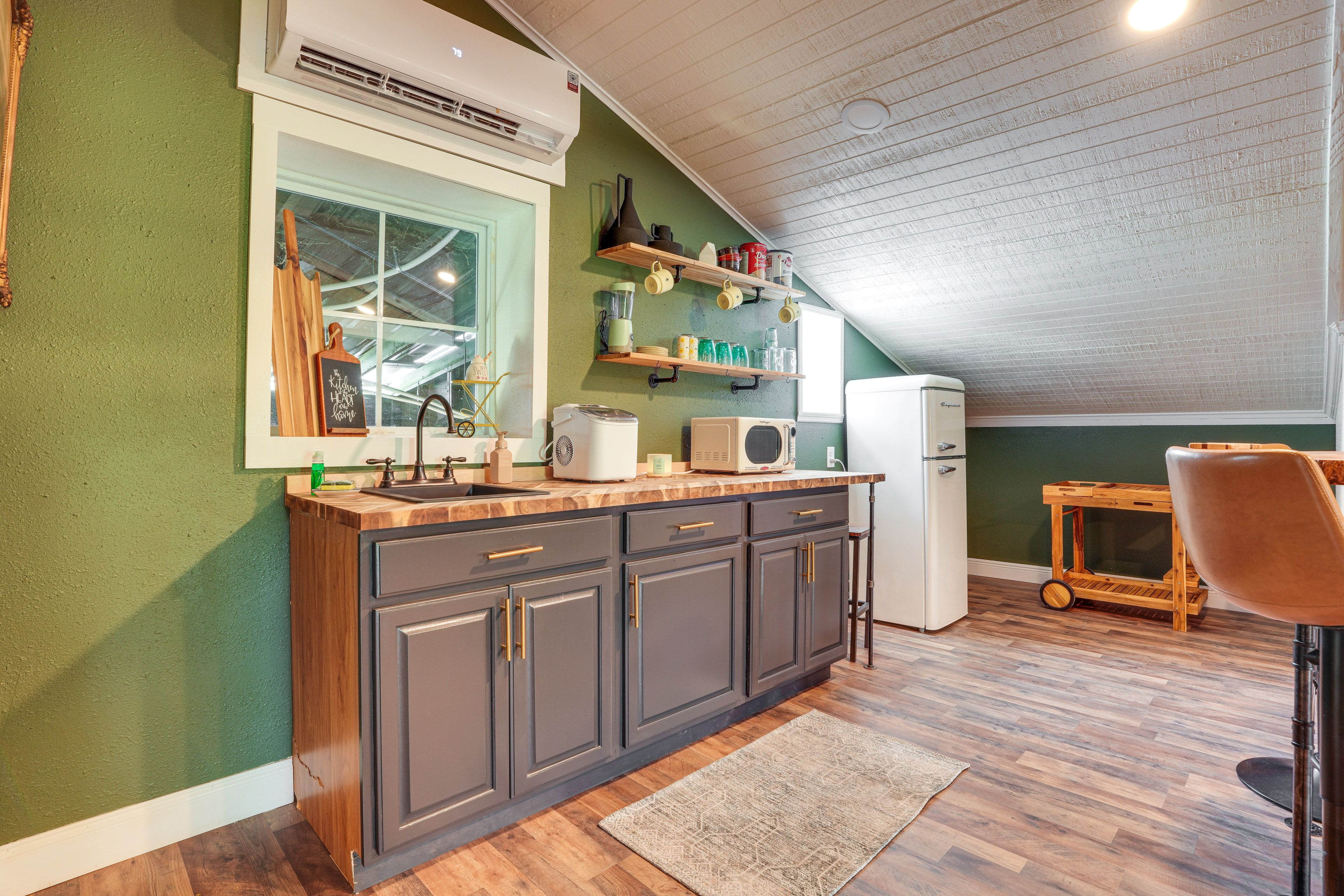 Kitchenette | Main Level | Cooking Basics