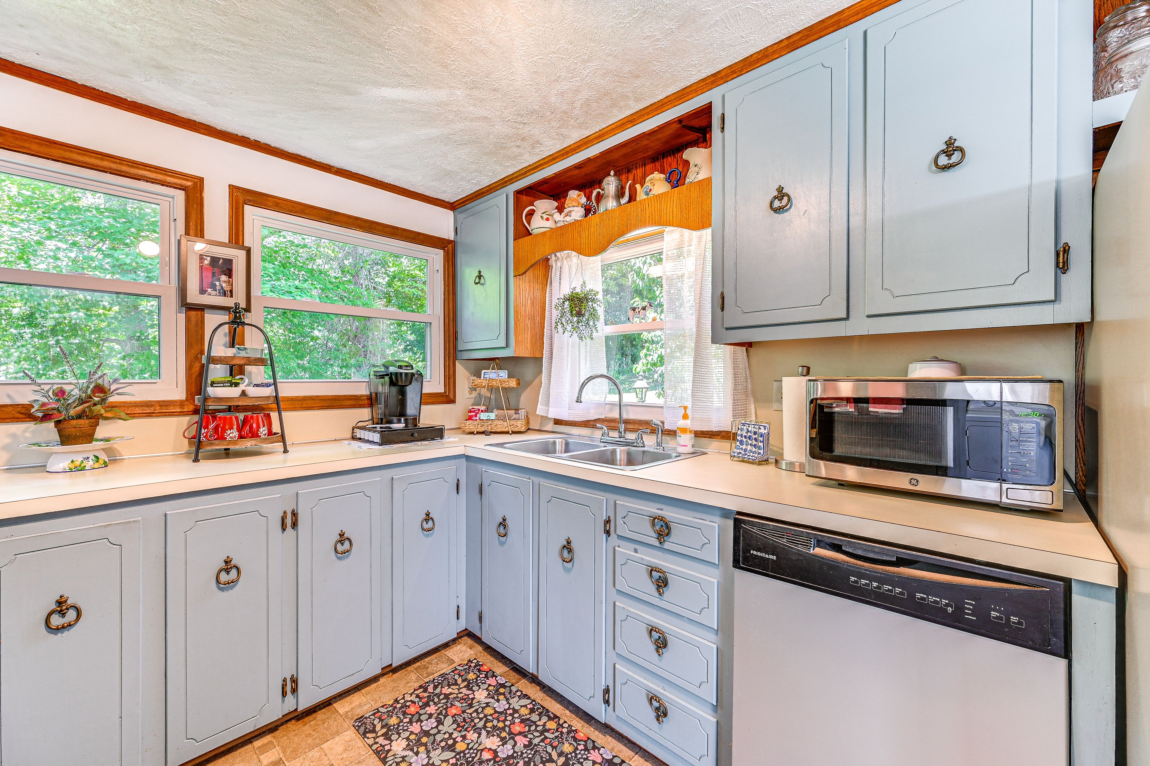 Kitchen | Stove | Wall Oven | Refrigerator | 1st Floor