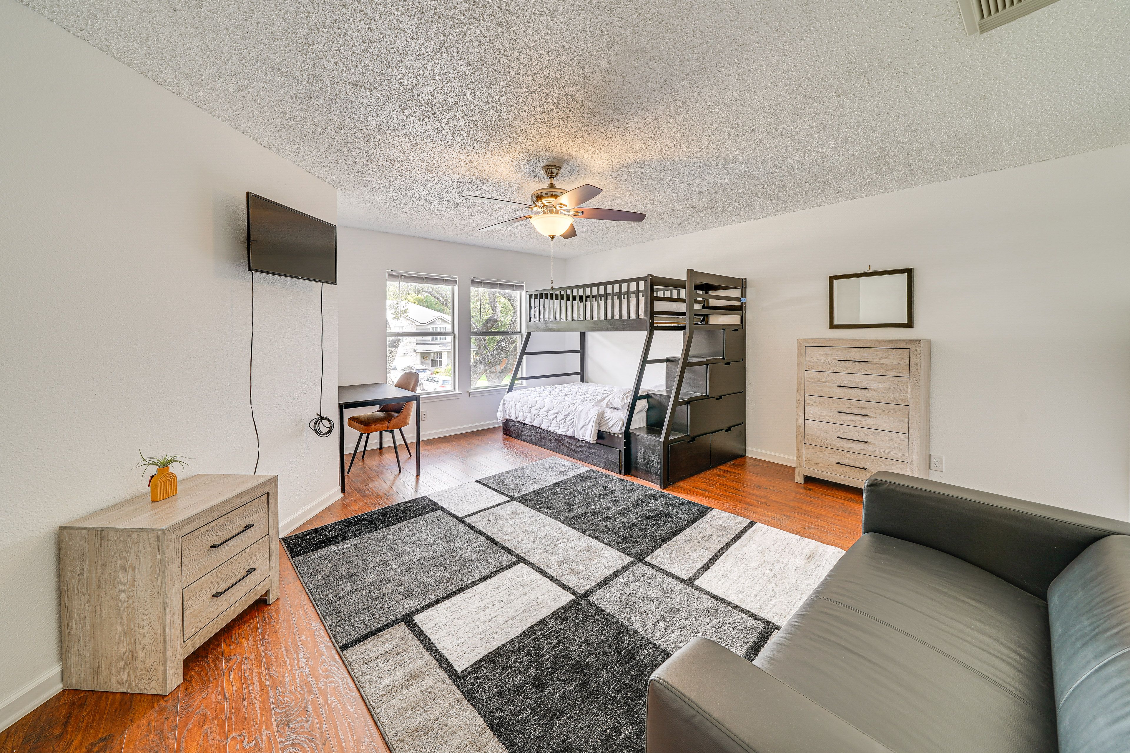 Bedroom 3 | 2nd Floor | Twin/Full Bunk Bed | Smart TV