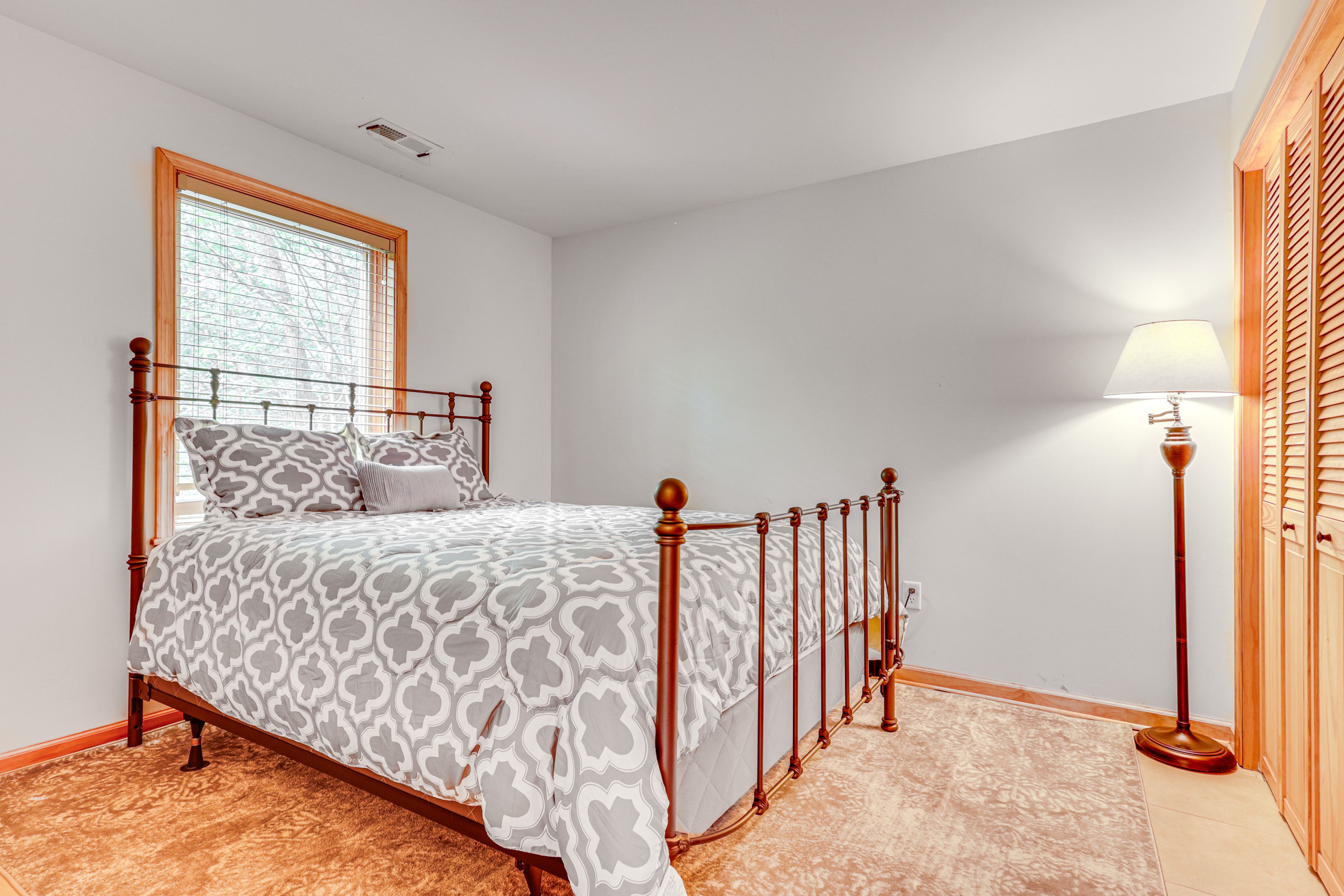 Bedroom 4 | Queen Bed | Lower Floor