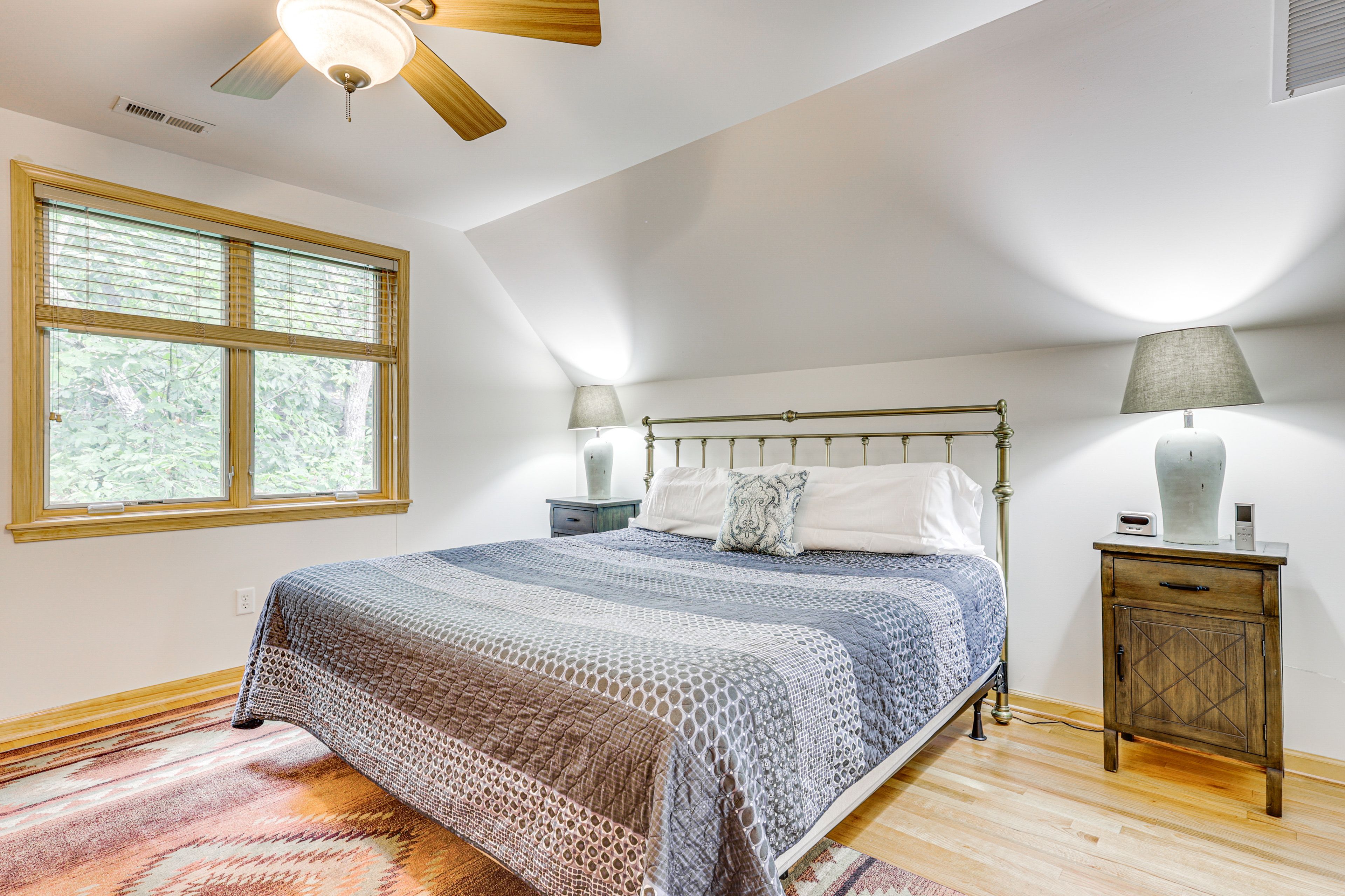 Bedroom 1 | King Bed | Upper Floor