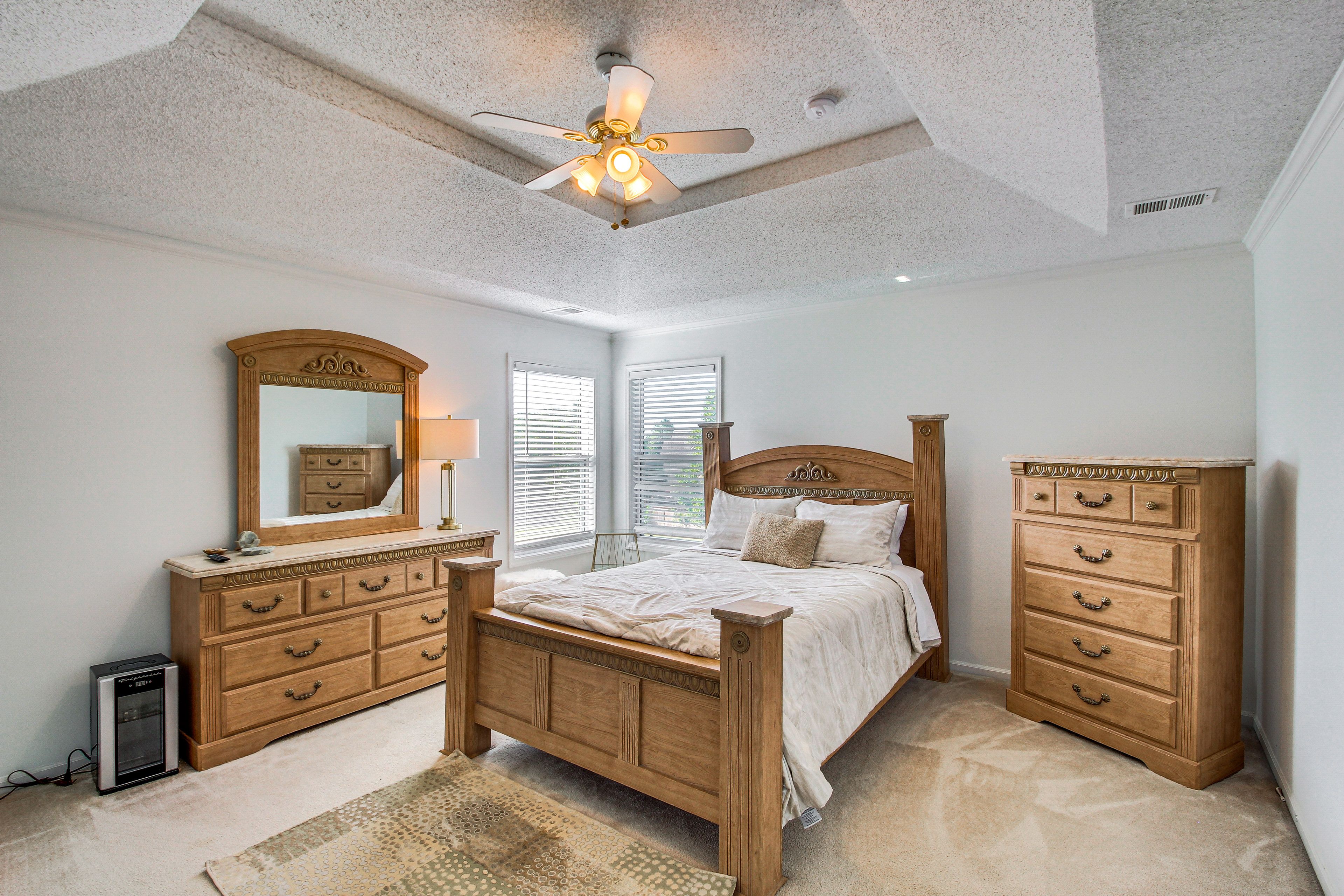 Bedroom 2 | 2nd Floor | Queen Bed