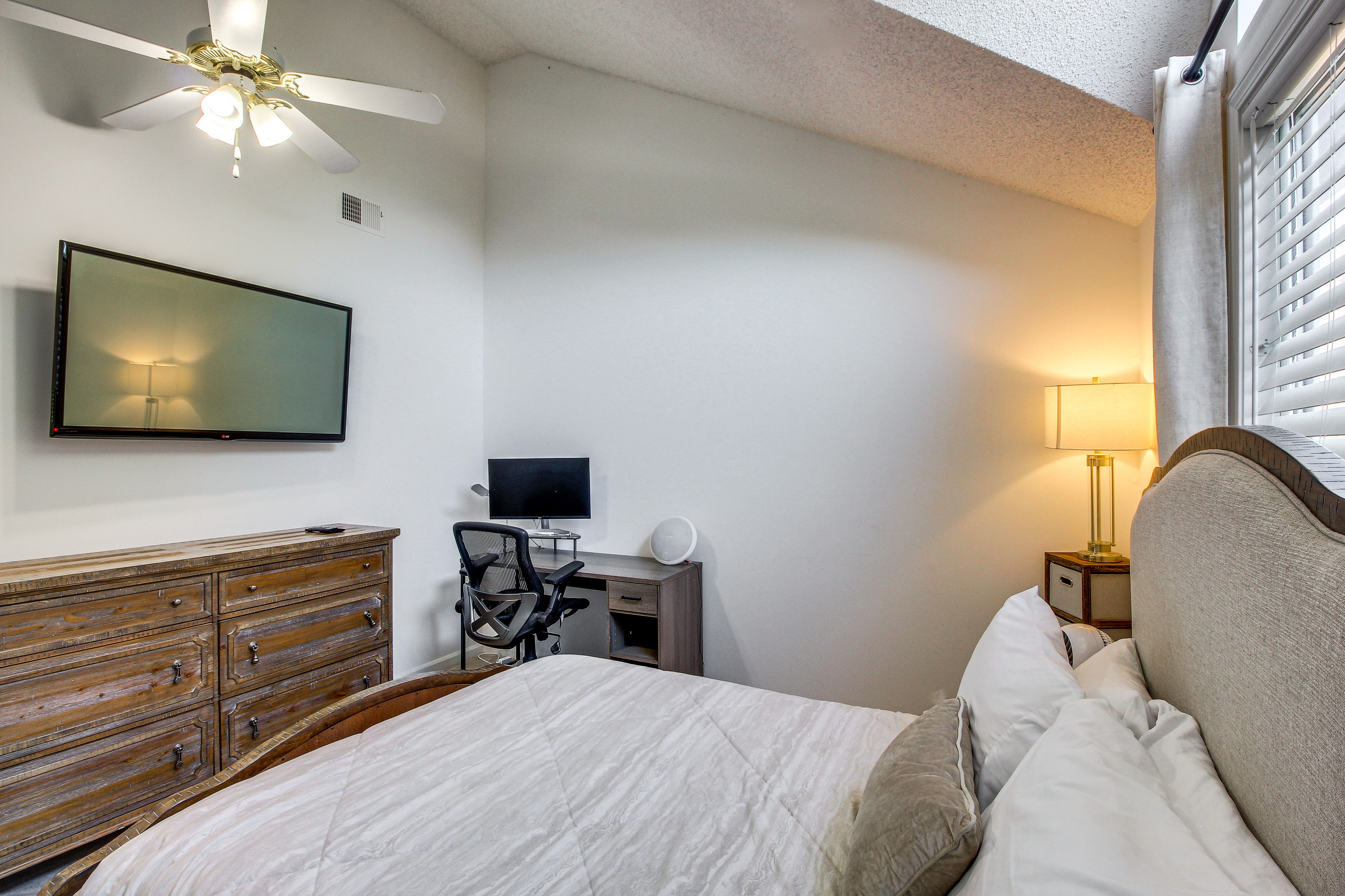 Bedroom 4 | 2nd Floor | Queen Bed | Laptop-Friendly Workspace