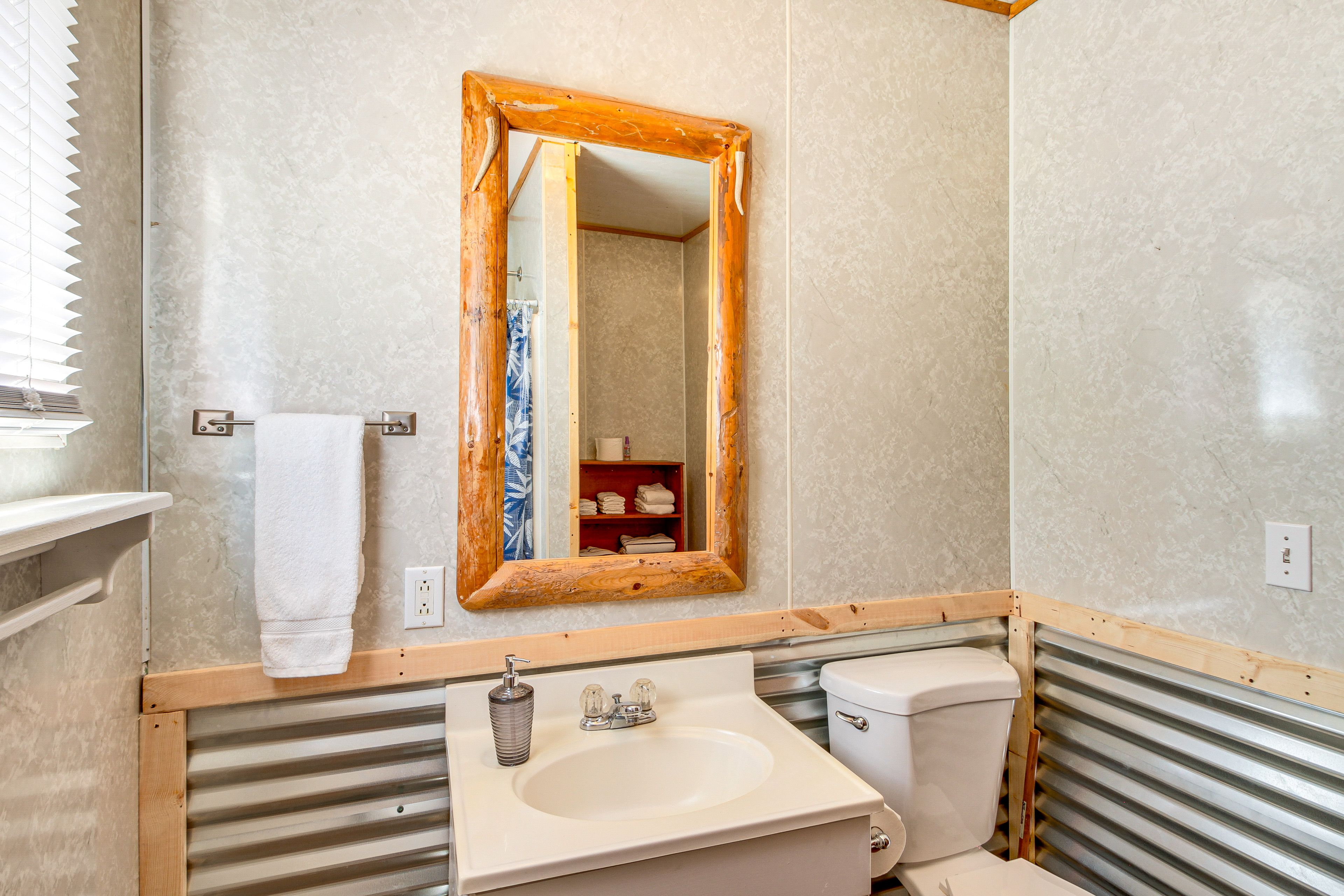 Full Bathroom | Walk-In Shower