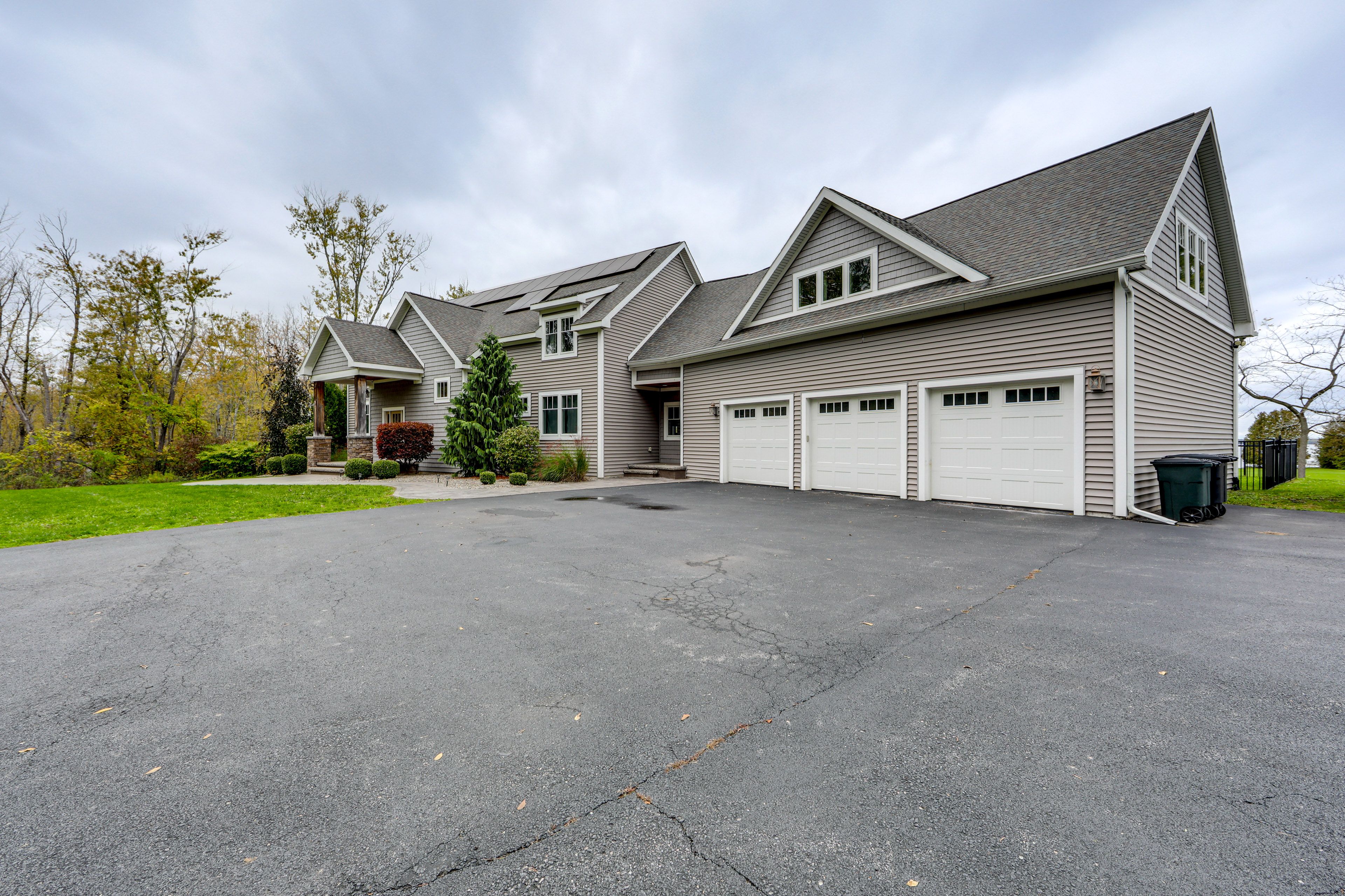 Parking | Garage (2 Vehicles) | Driveway (5 Vehicles)