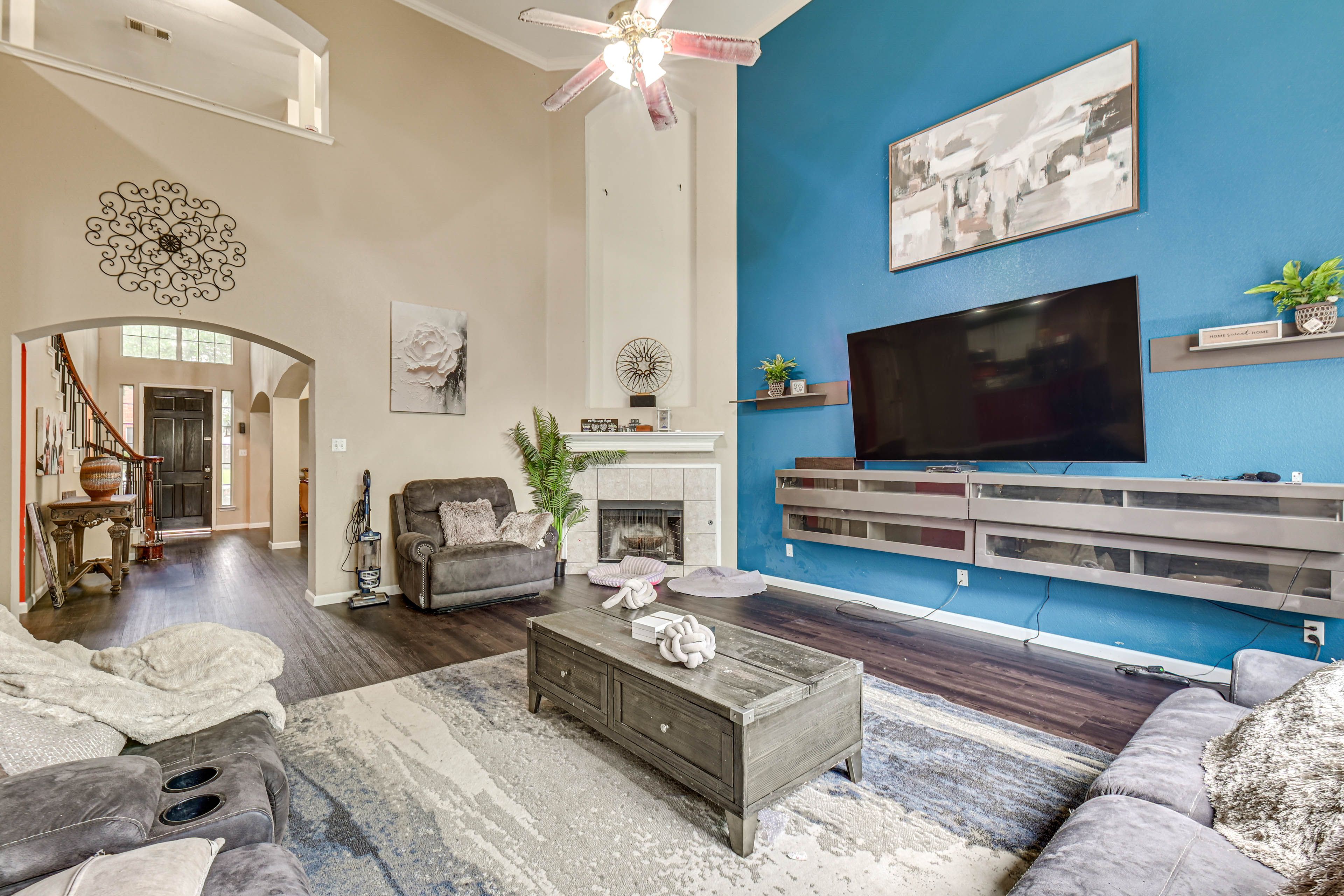 Living Room | Smart TV | Free WiFi | 1st Floor
