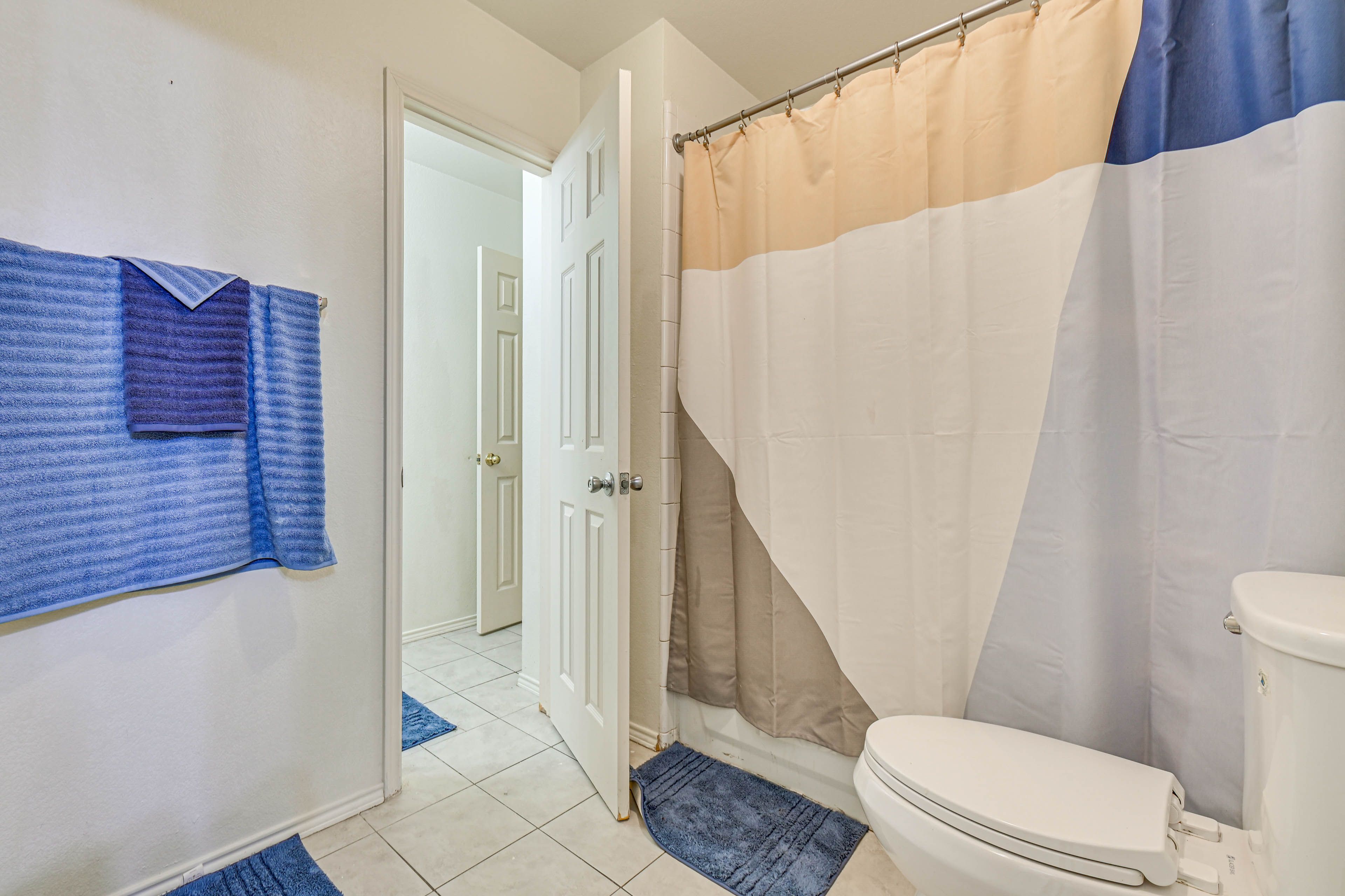 Bathroom | 2nd Floor
