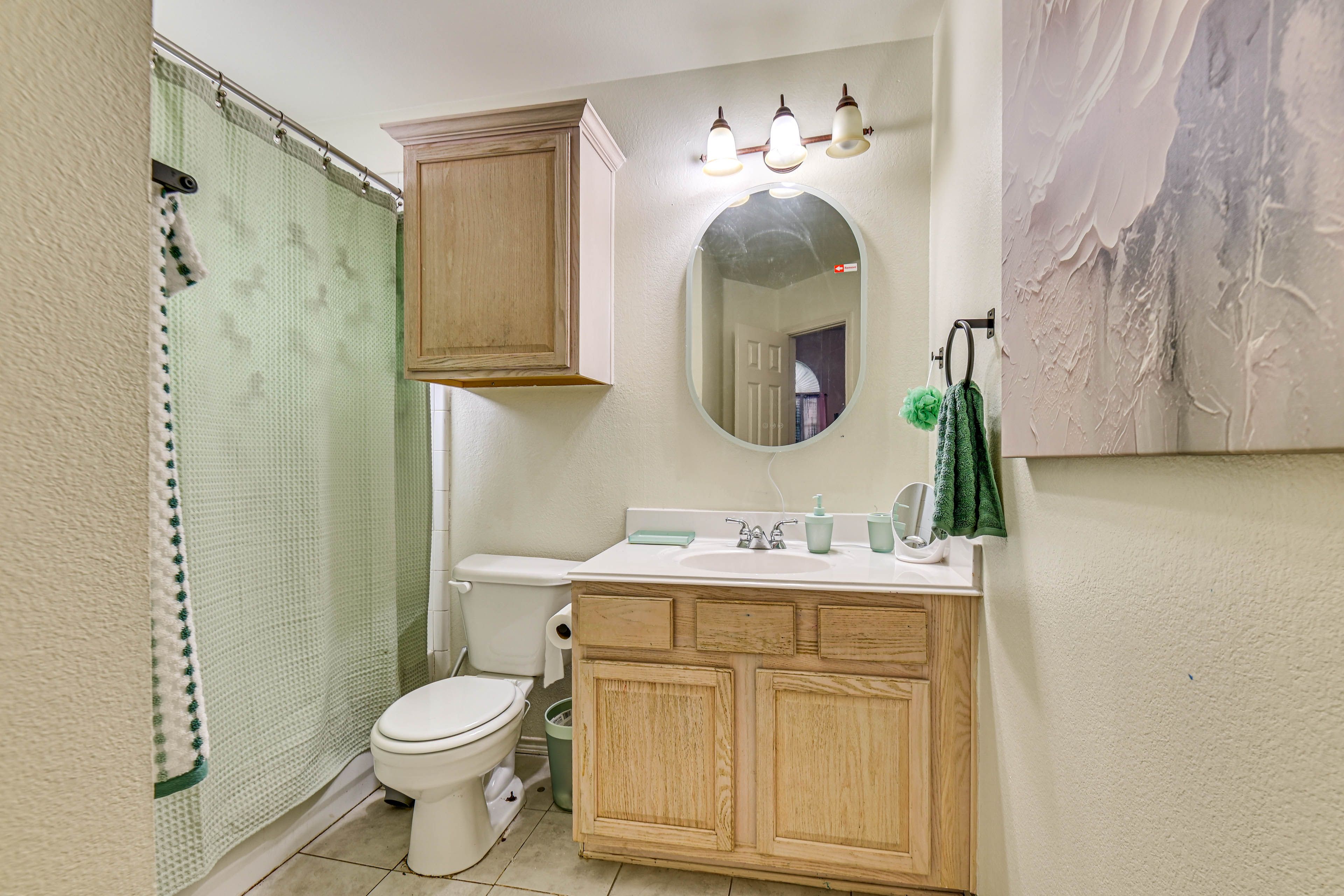 Bathroom | 2nd Floor
