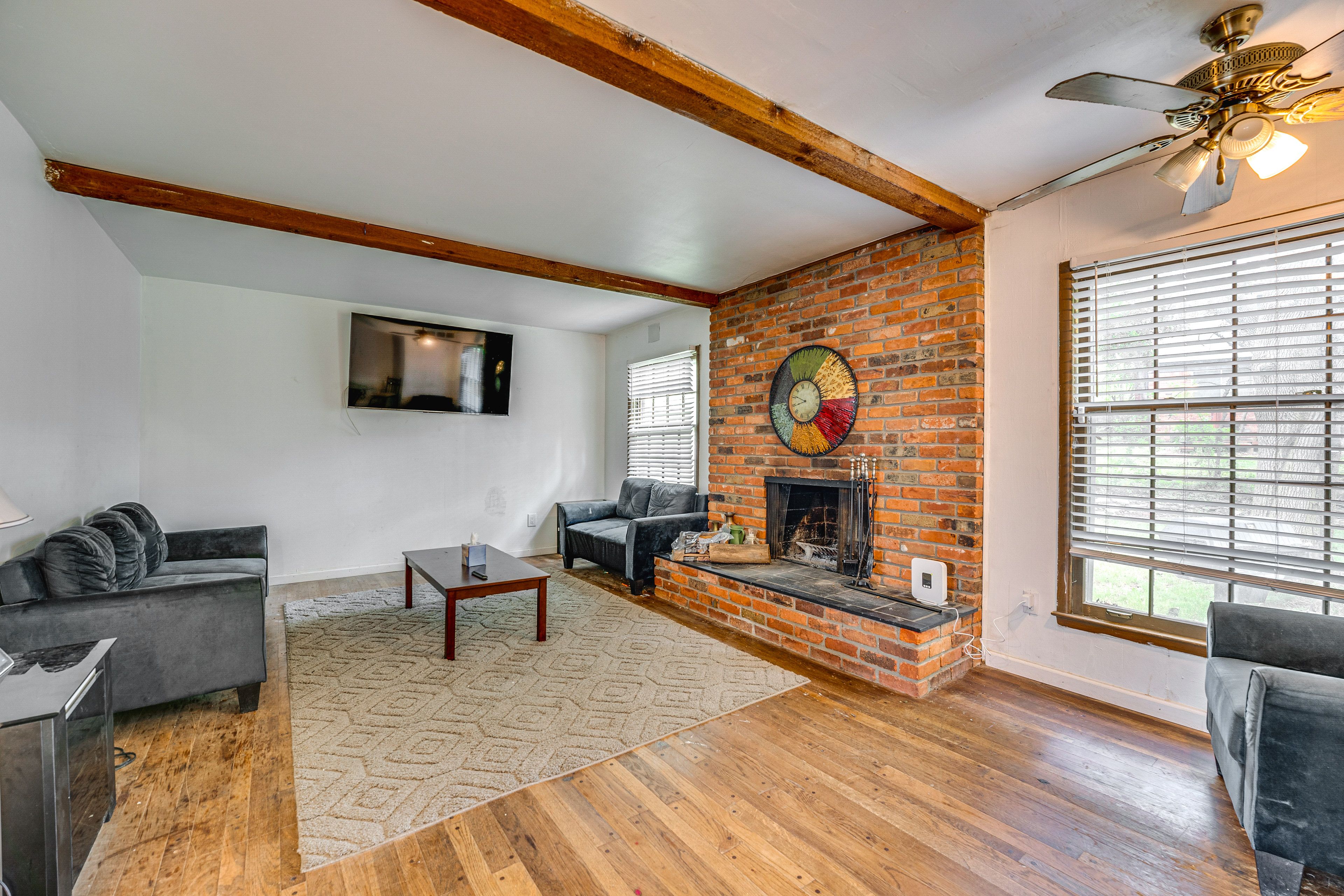 Living Room | 1st Floor | Smart TV