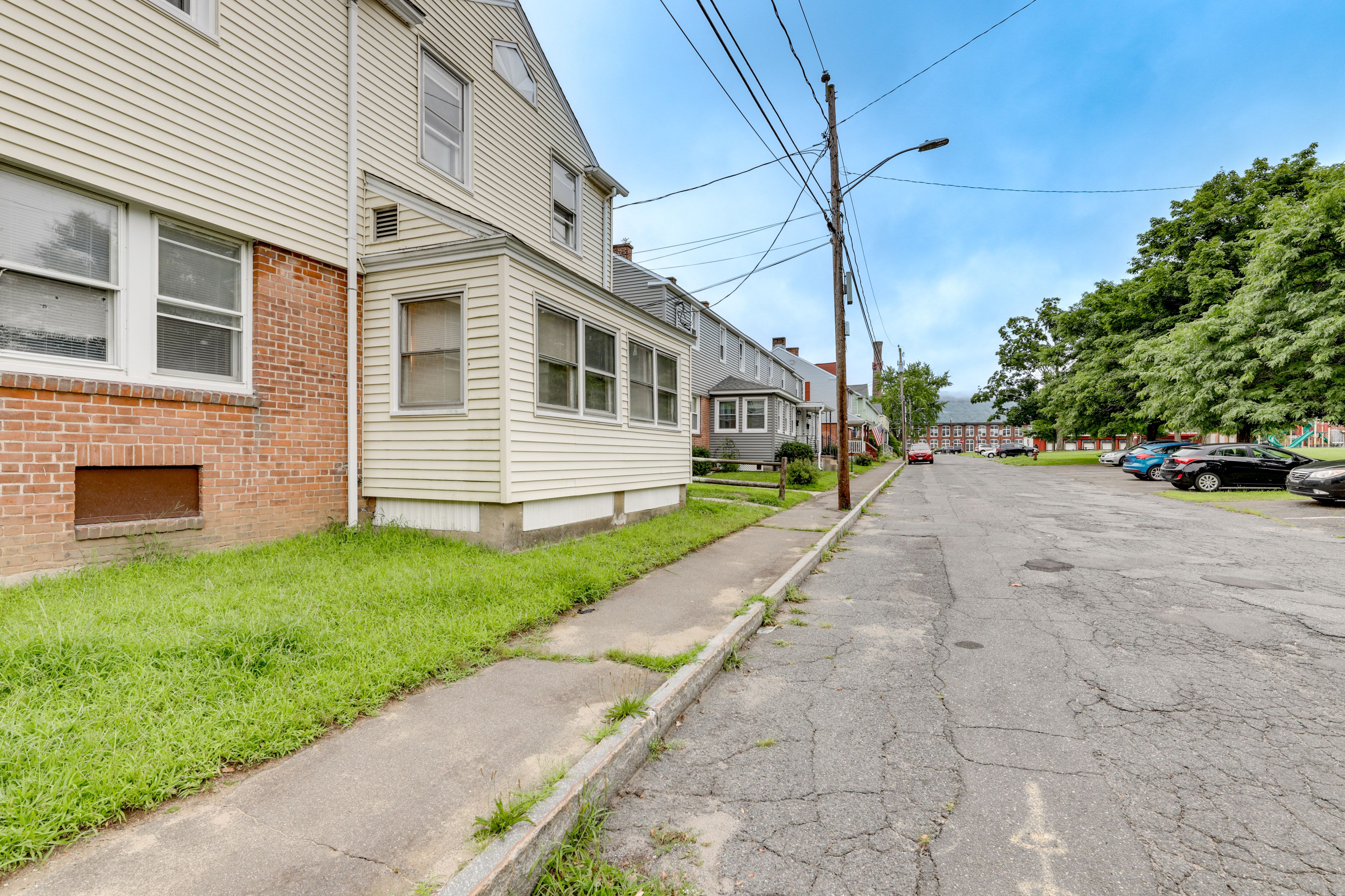 Parking | Community Parking Lot | Free Street Parking