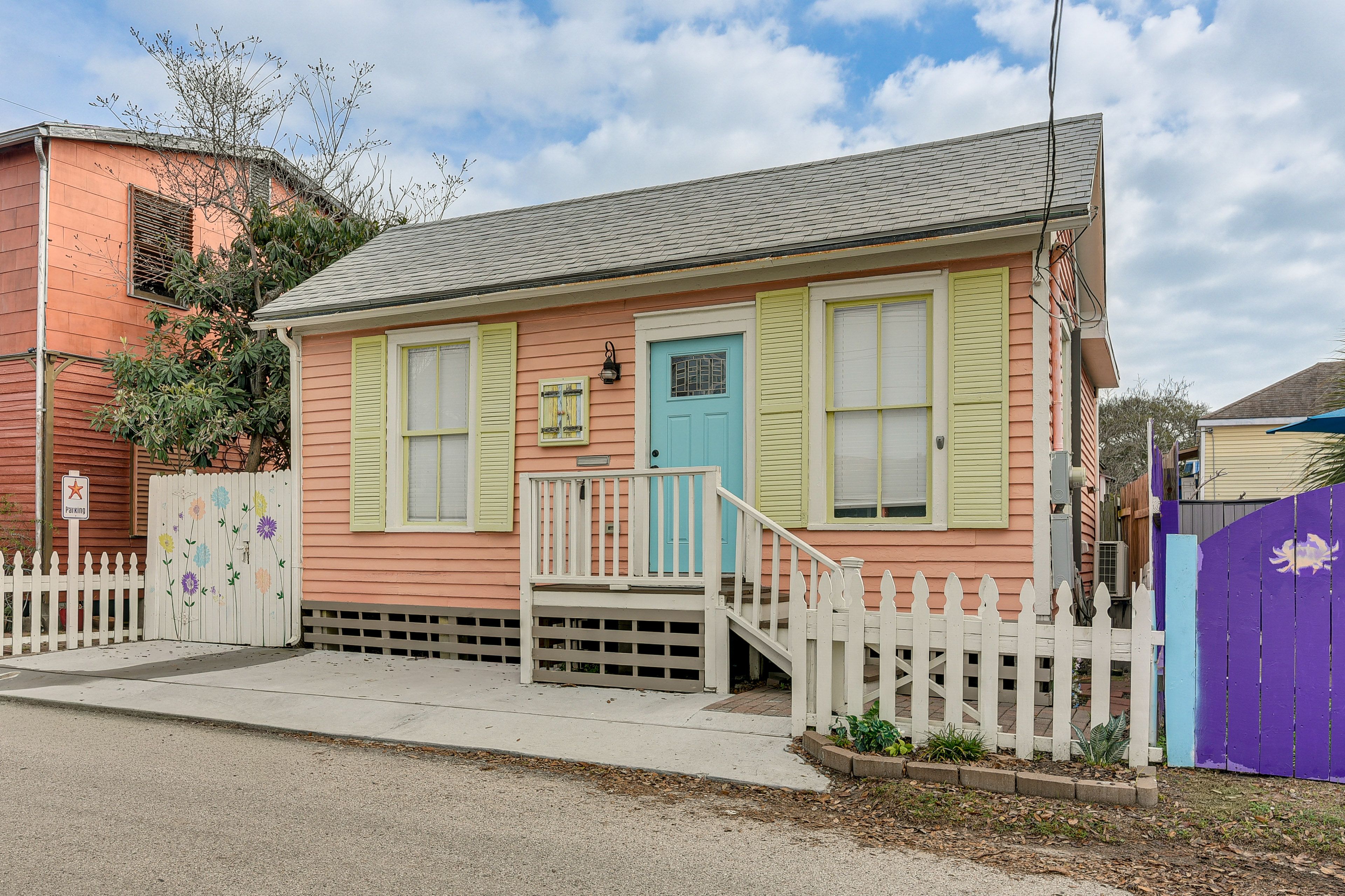 Parking | Paved Parallel Parking Spot (1 Vehicle) | Free Street Parking