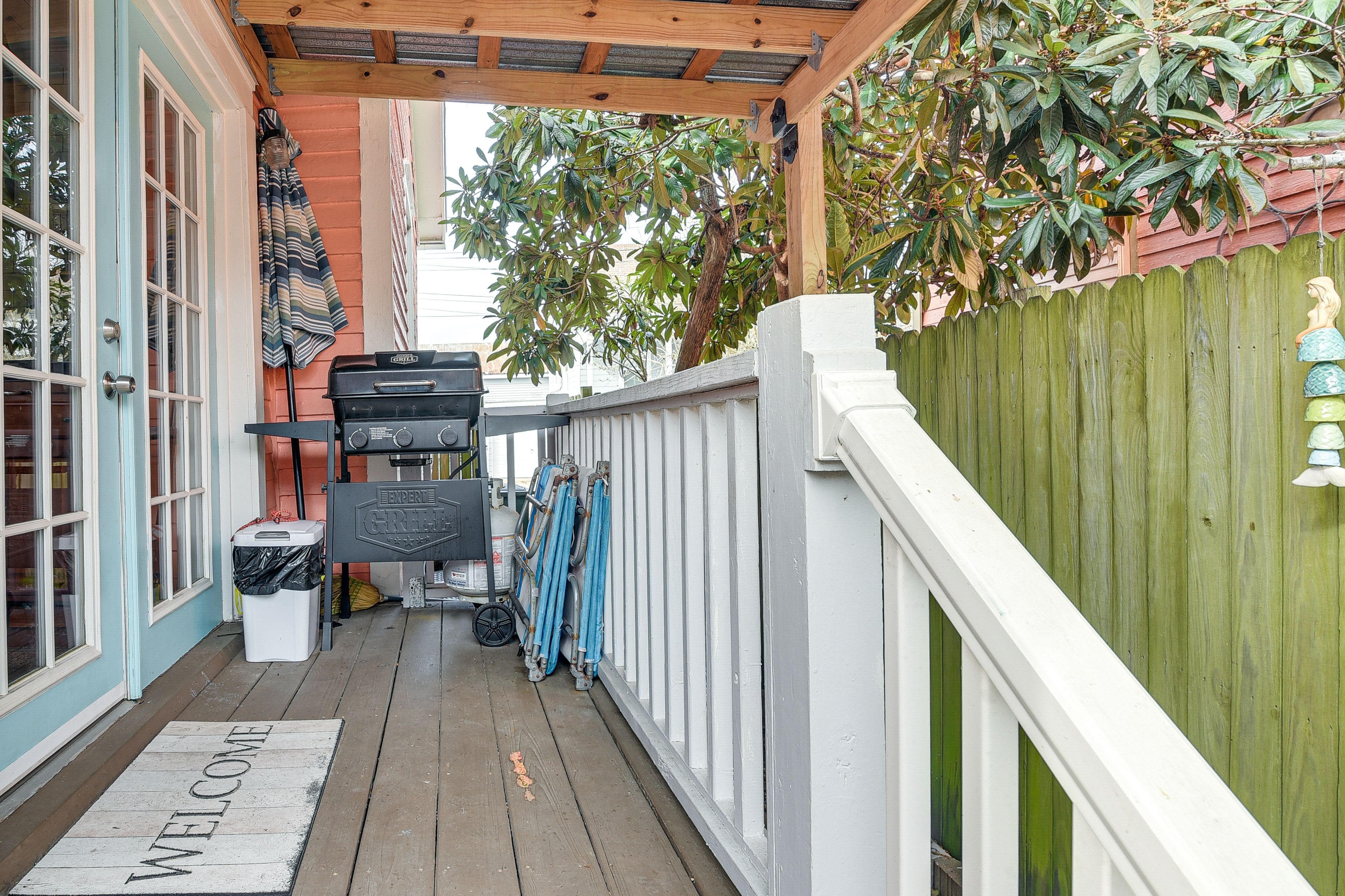 Deck | Gas Grill (Propane Provided)