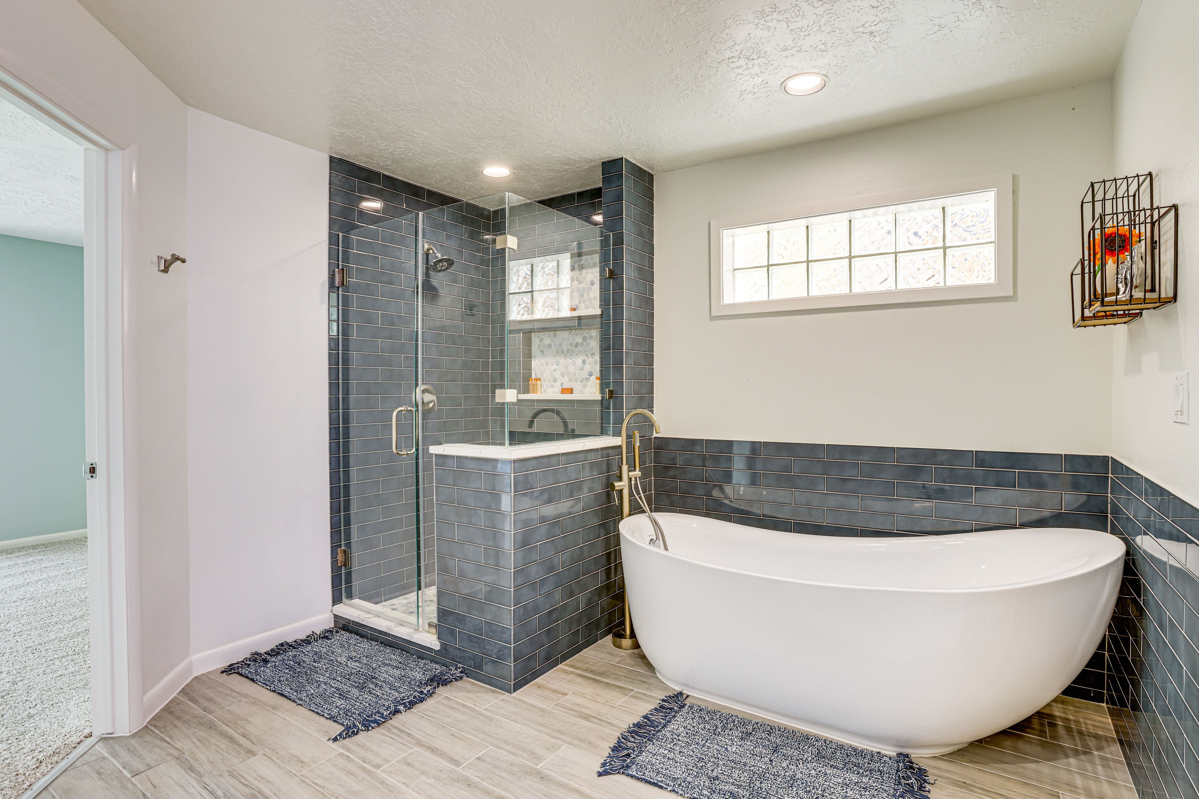 En-Suite Bathroom | 1st Floor | Towels Provided
