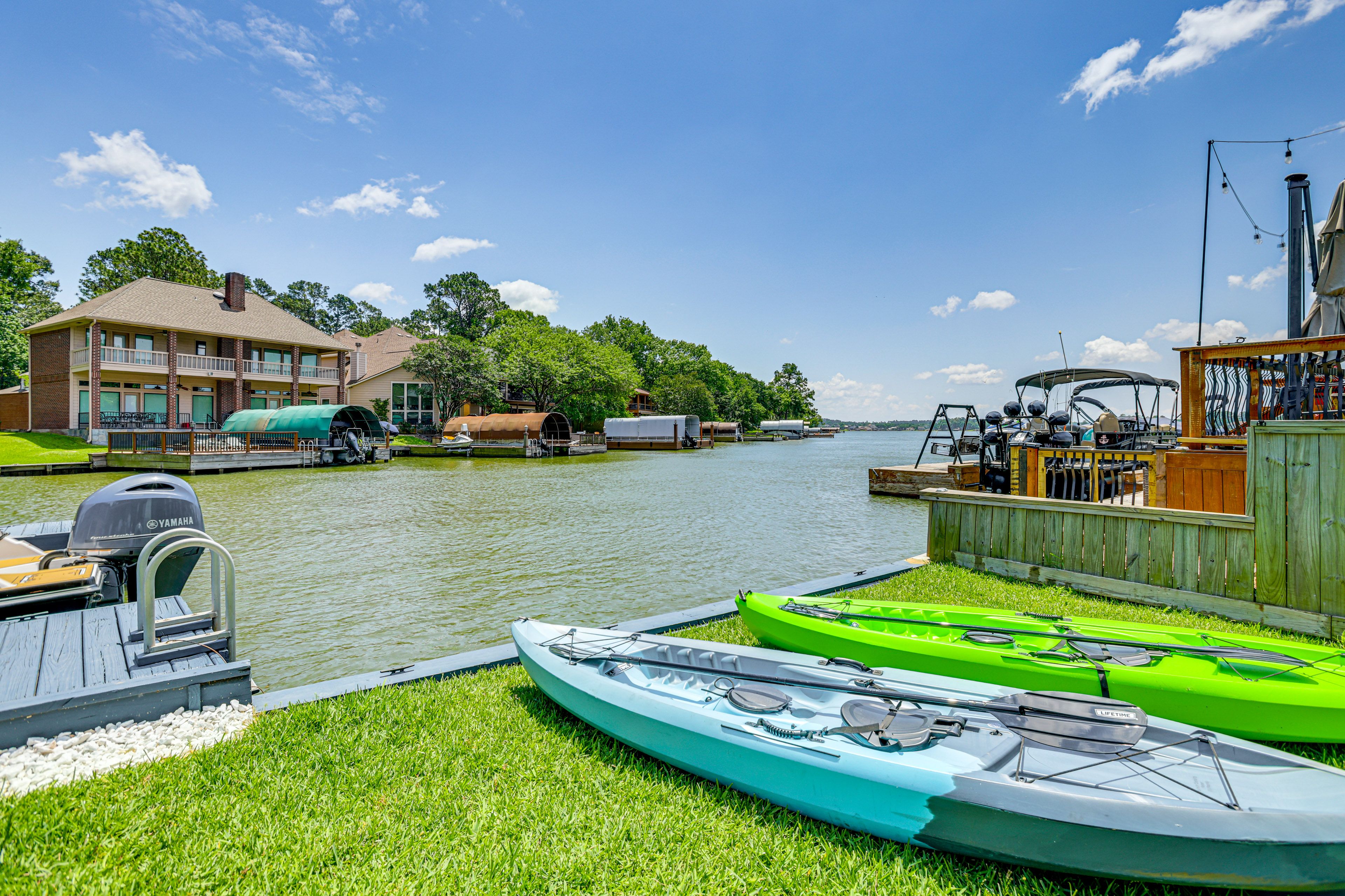 Home Exterior | 2 Kayaks | Boat Dock | Canal & Lake Access