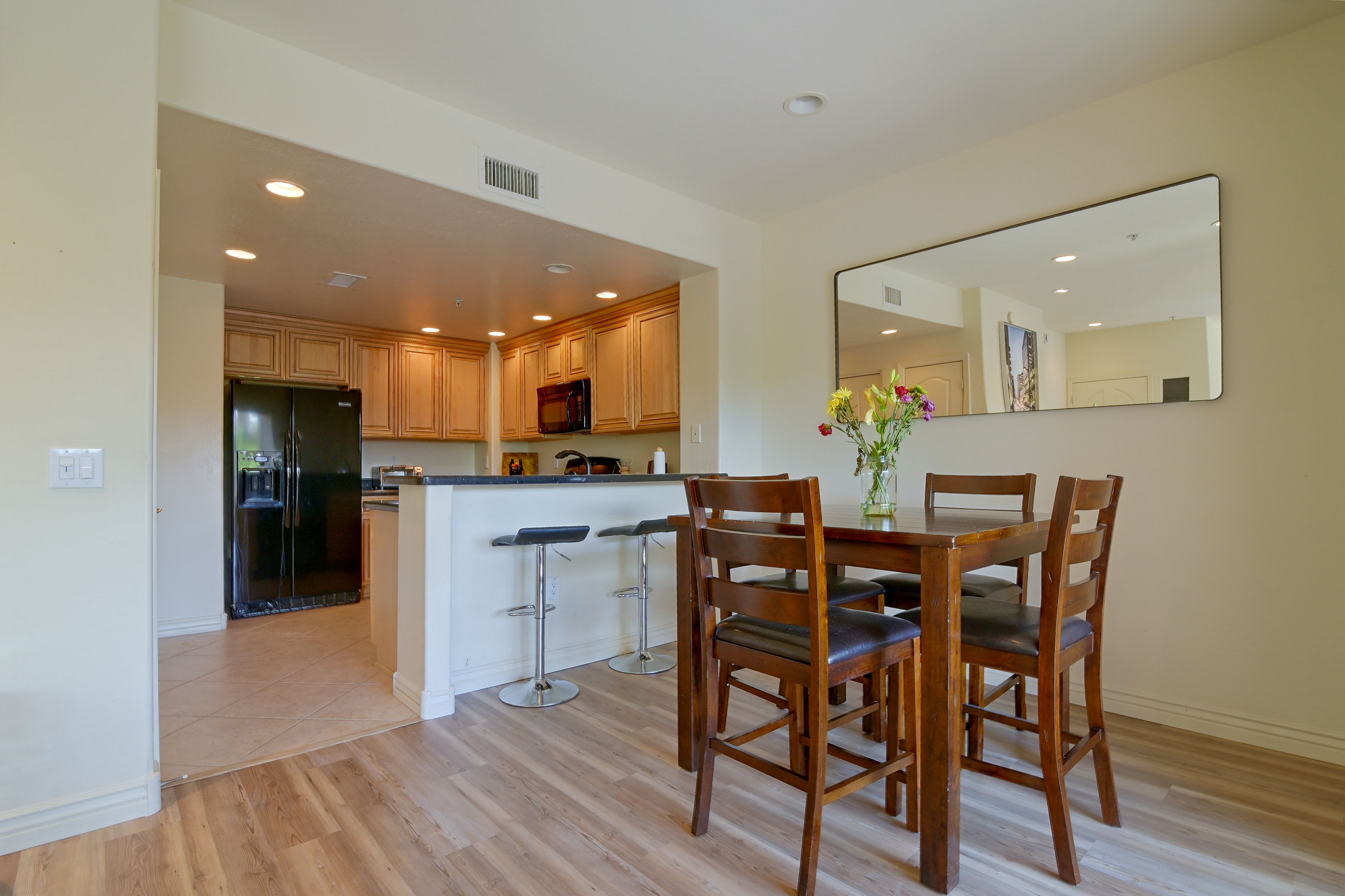Dining Area | Dishes & Flatware Provided