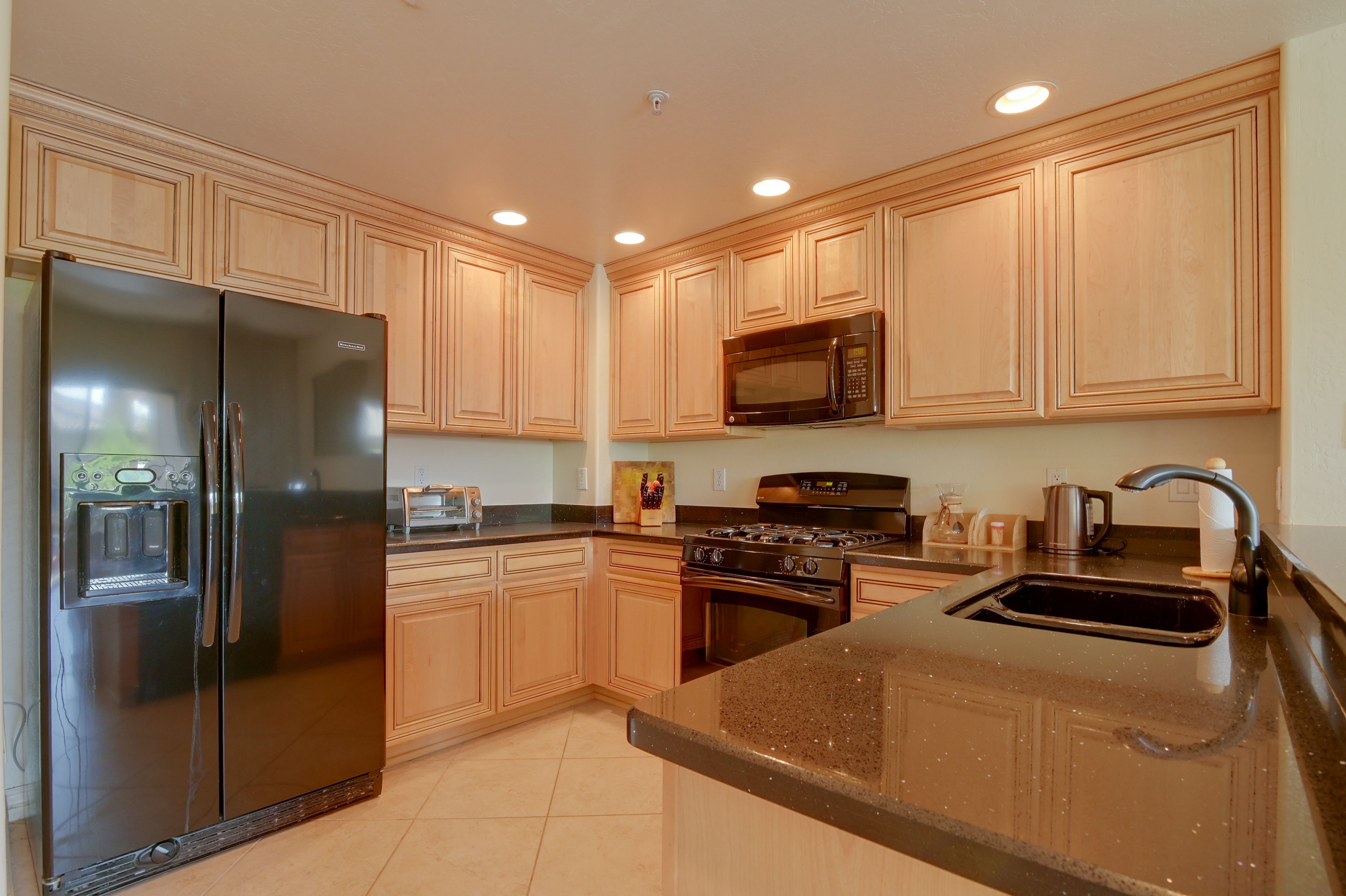 Kitchen | In-Unit Washer & Dryer