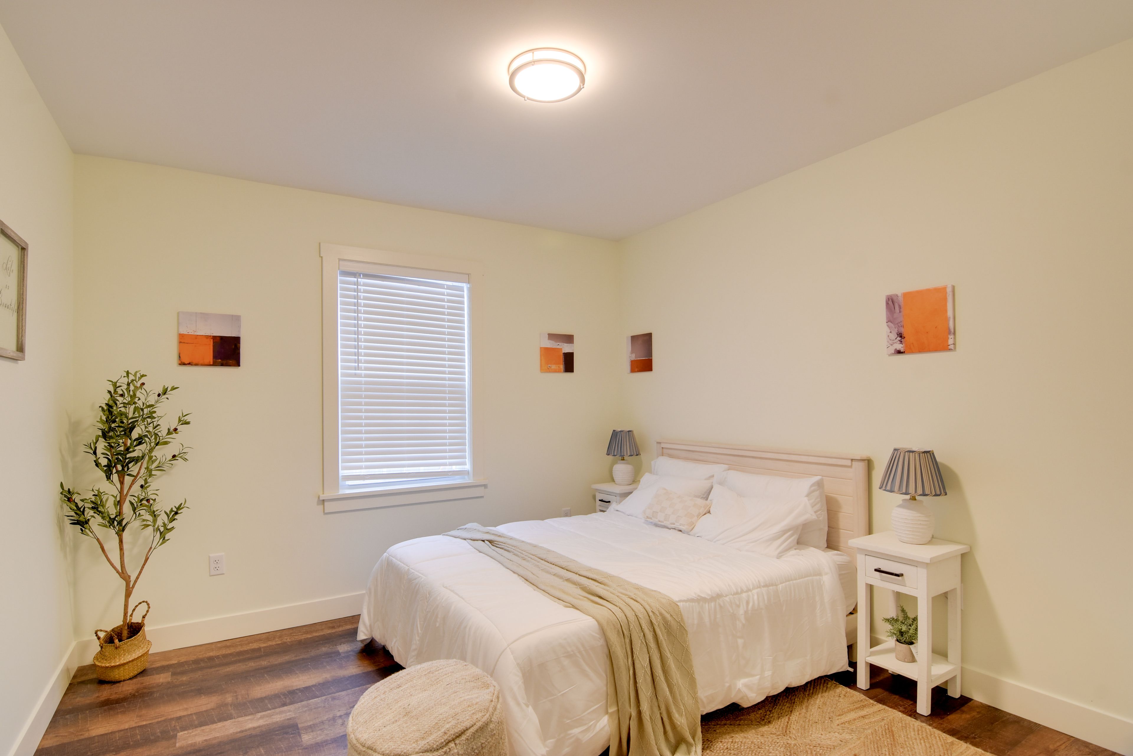 Bedroom 2 | Queen Bed